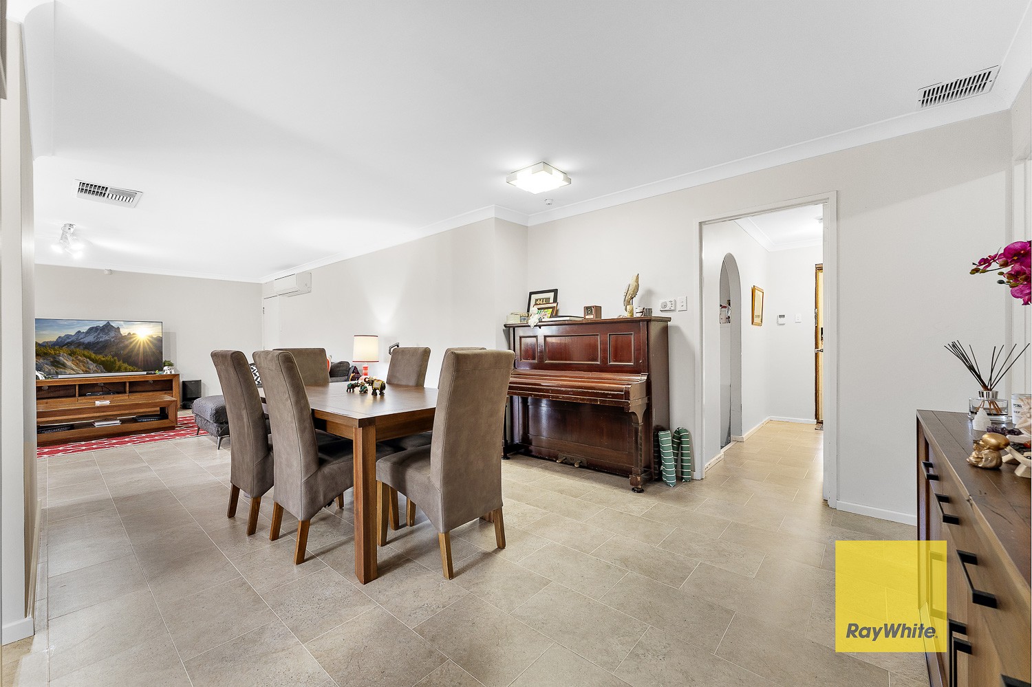 32 Kestrel Way, Thornlie, WA 6108