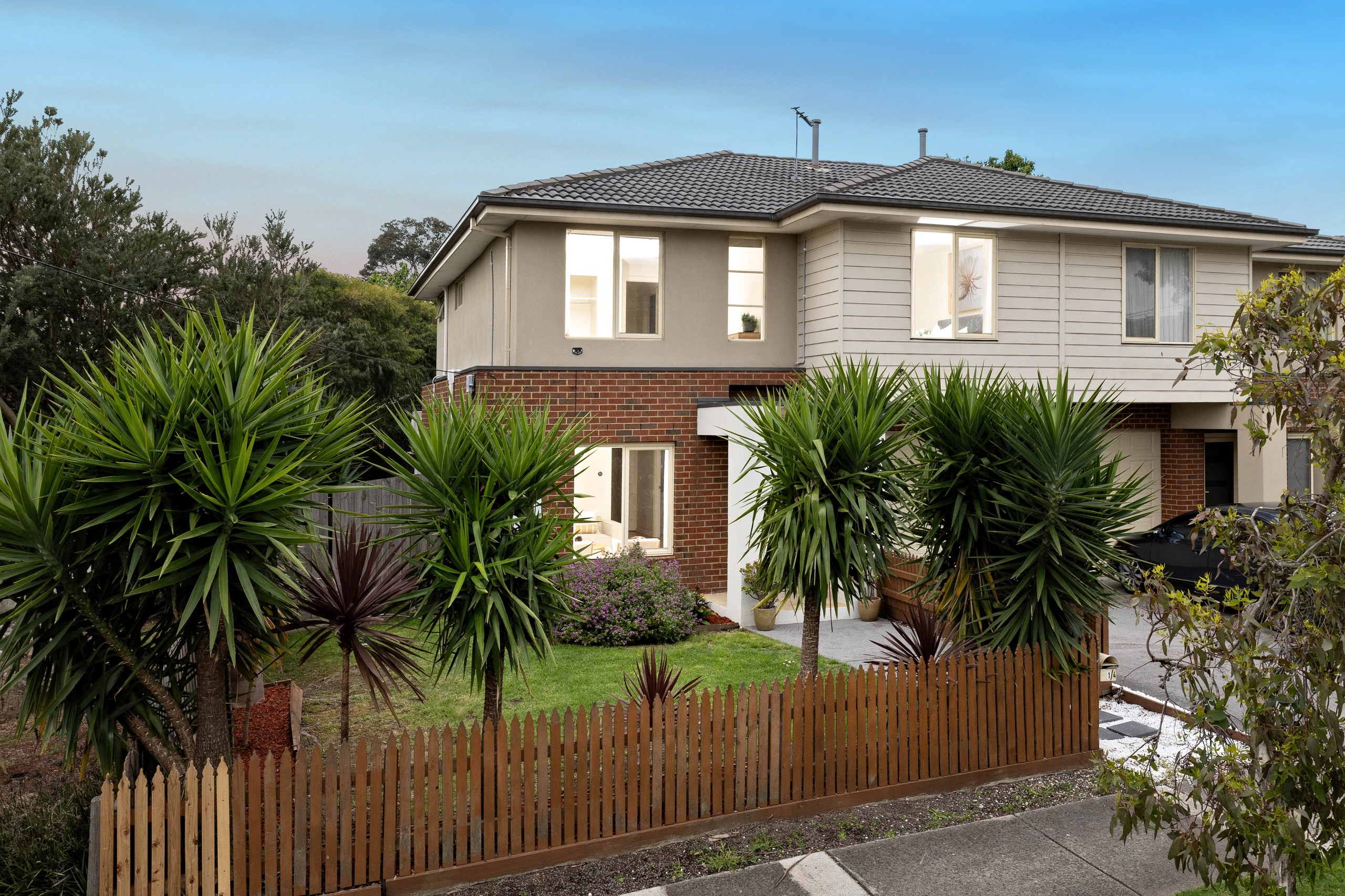 1/4 Hillview Avenue, Rowville, VIC 3178