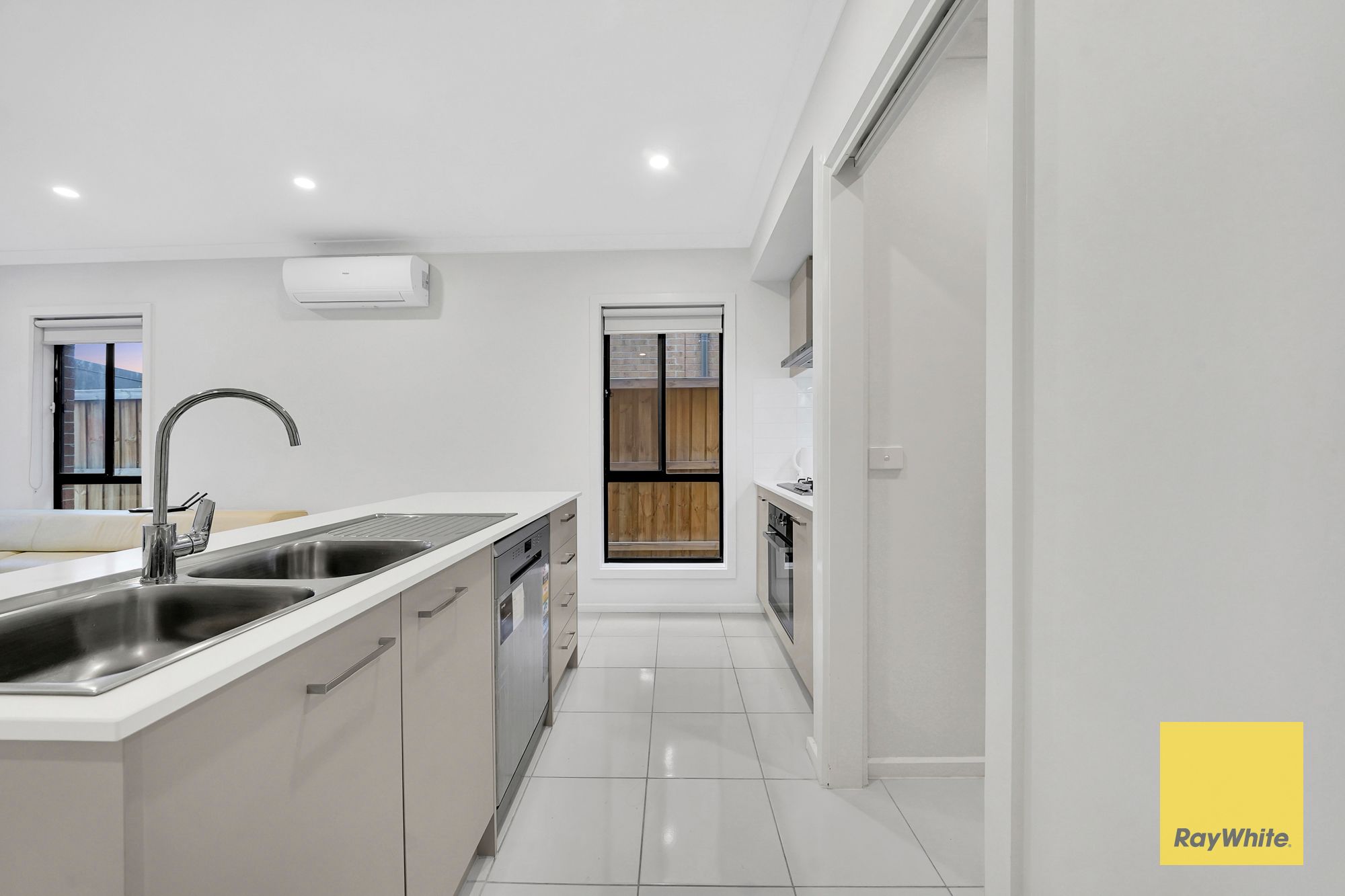 24 Primrose Avenue — photo 6 of 23