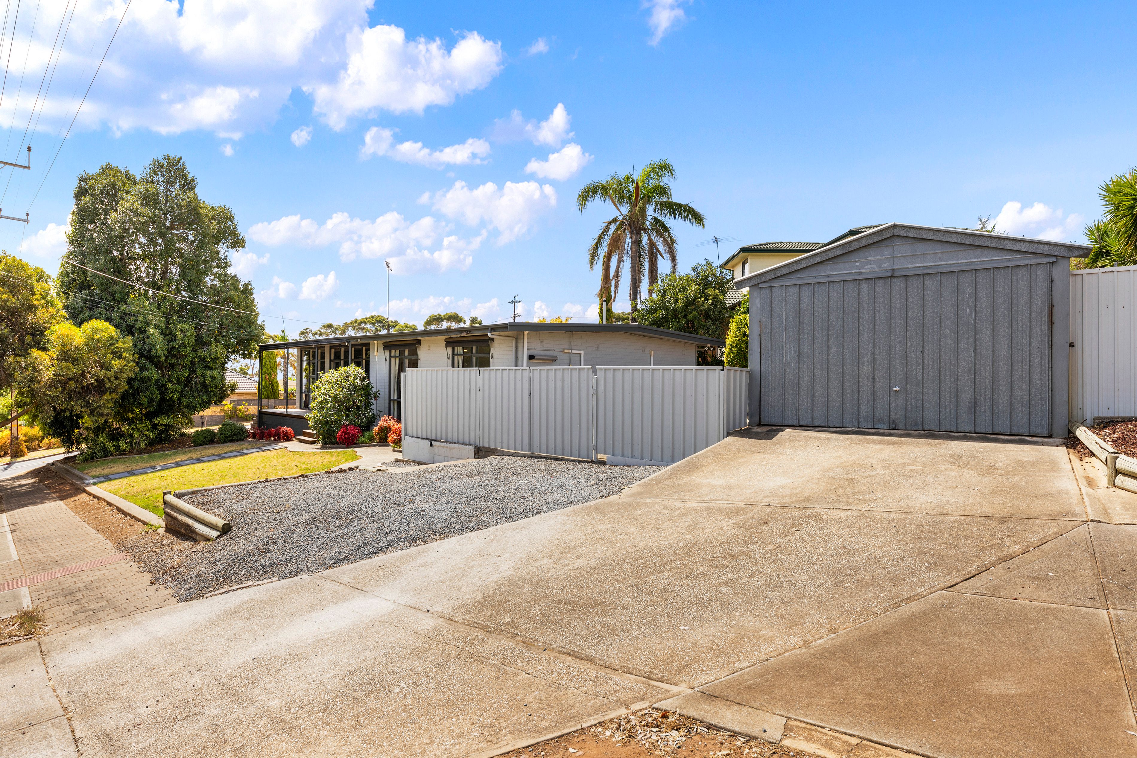 1 Parslow Road, Para Hills, SA 5096