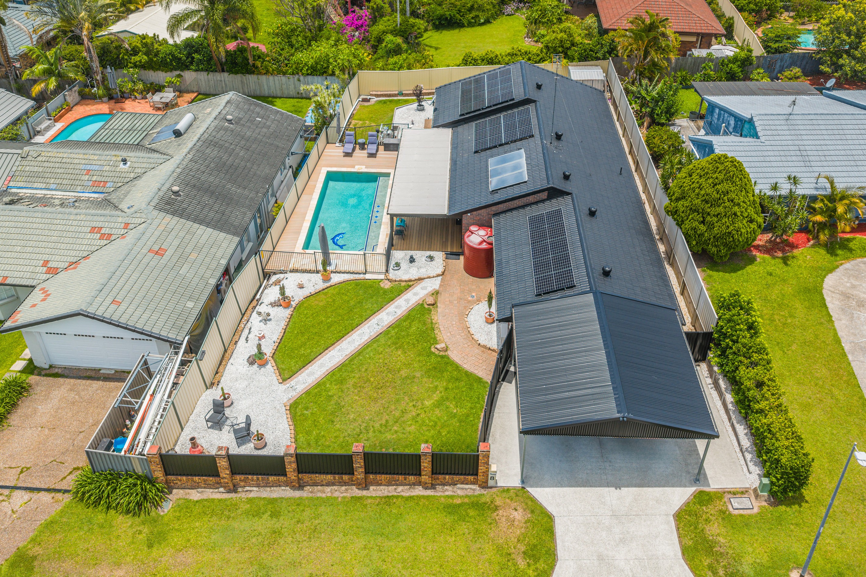 8 Bradstone Road, Carrara, QLD 4211