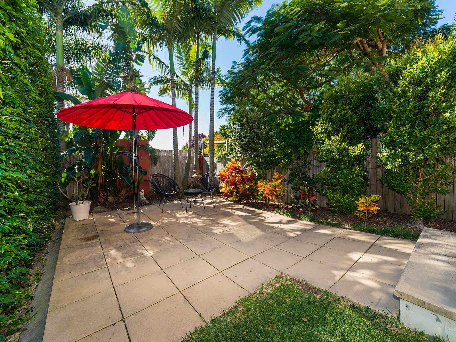 23 Deakin Avenue, Southport QLD 4215