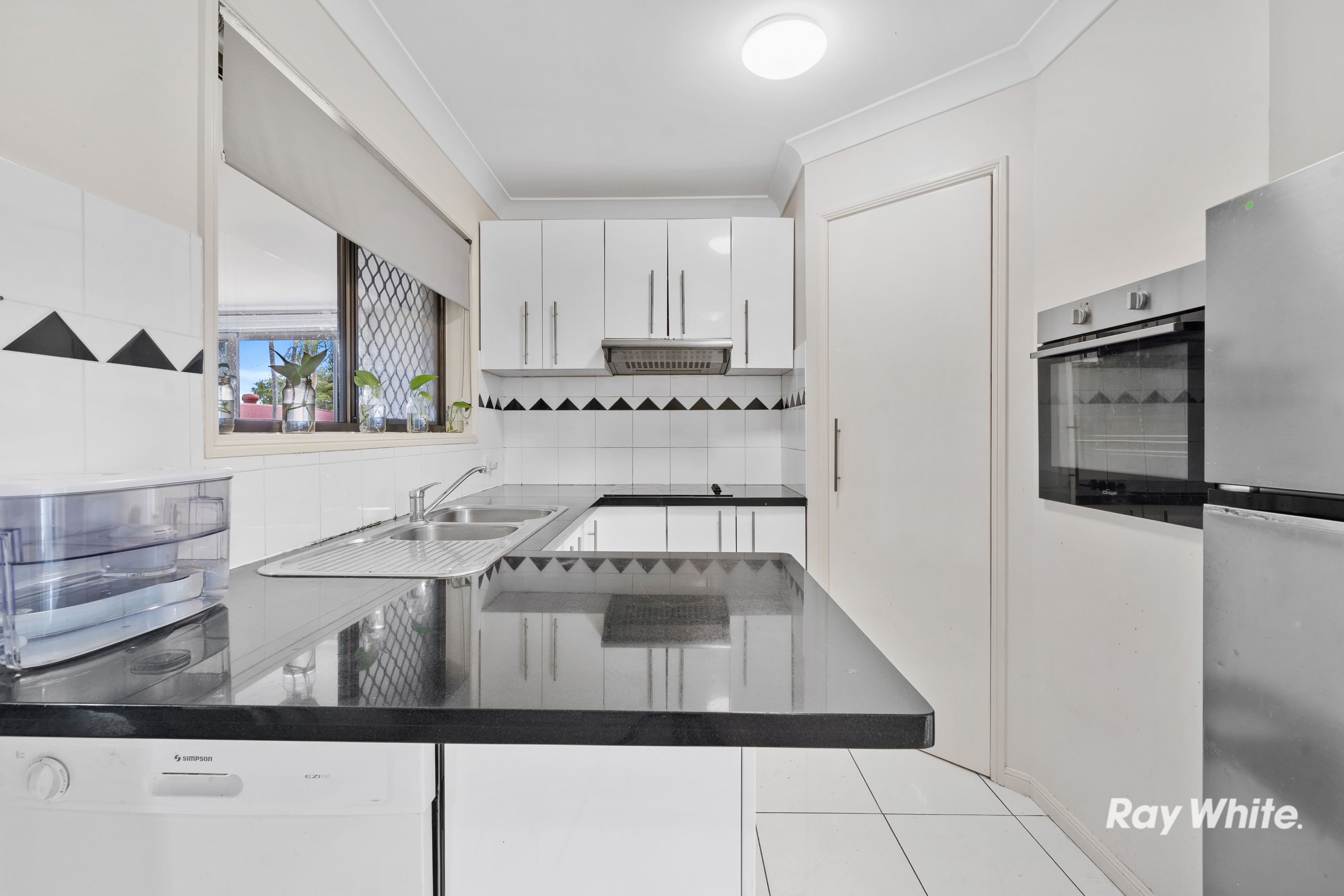 2 Dunbar Street — photo 4 of 19