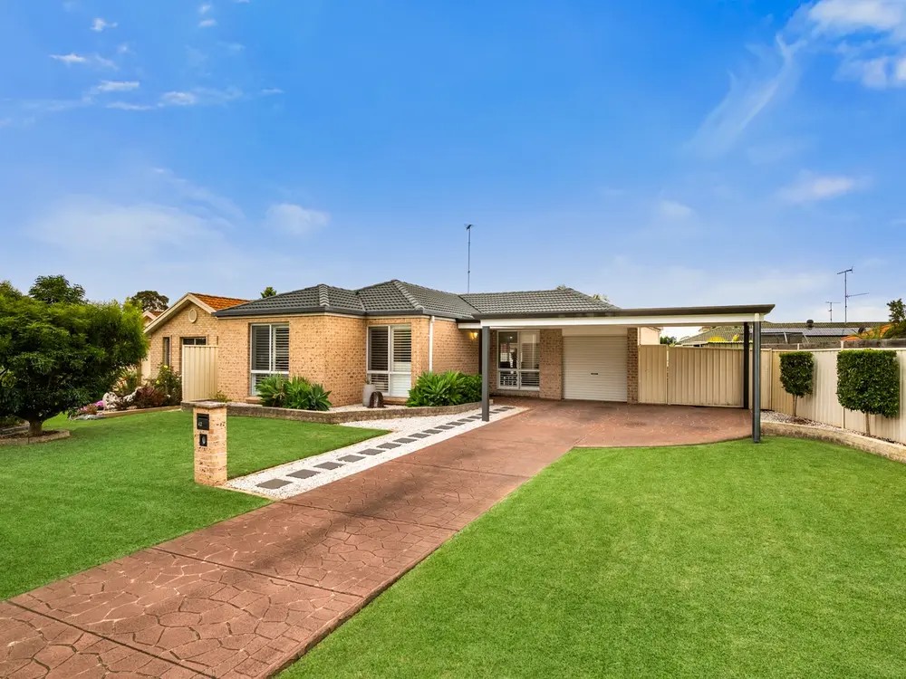 42 Lysander Avenue, Rosemeadow, NSW 2560