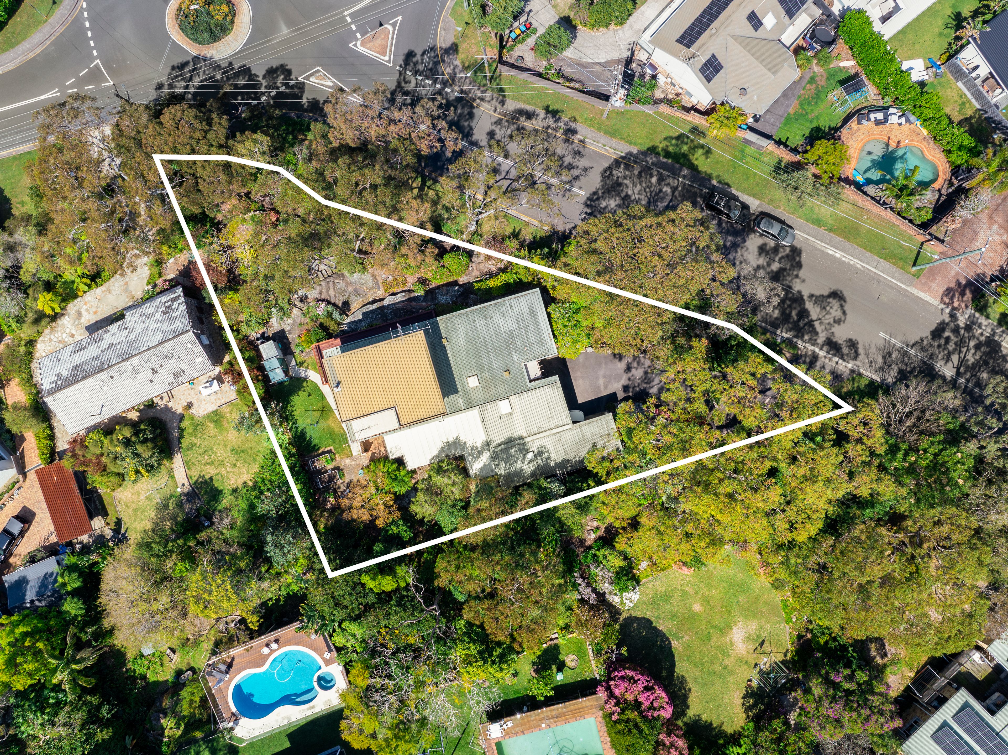 Tranquil ocean-view oasis with scope to capitalise (STCA) on a premium 1,252sqm parcel in a prime central location — photo 7 of 13