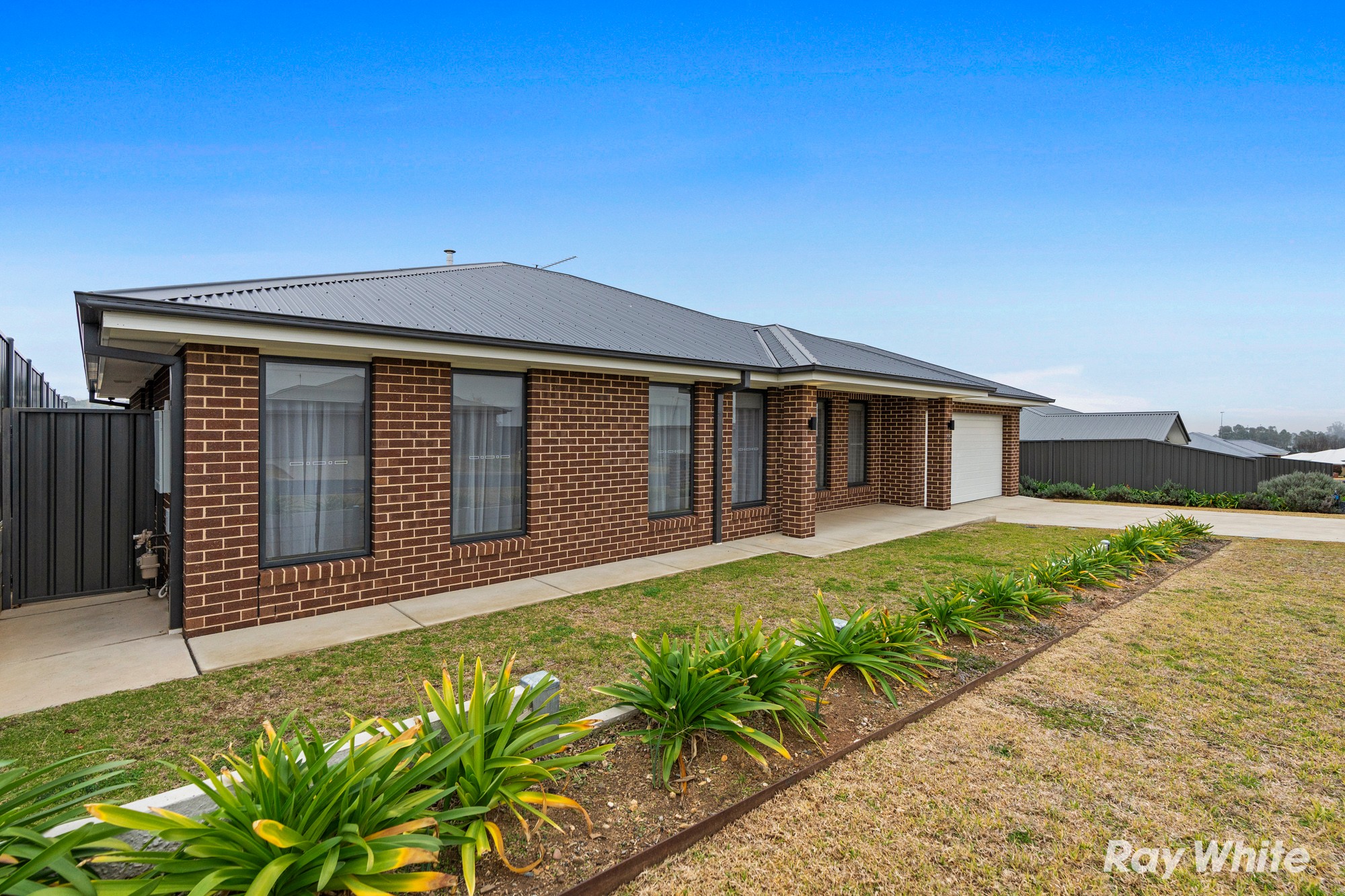 12 Hayes Crescent, Junee, NSW 2663