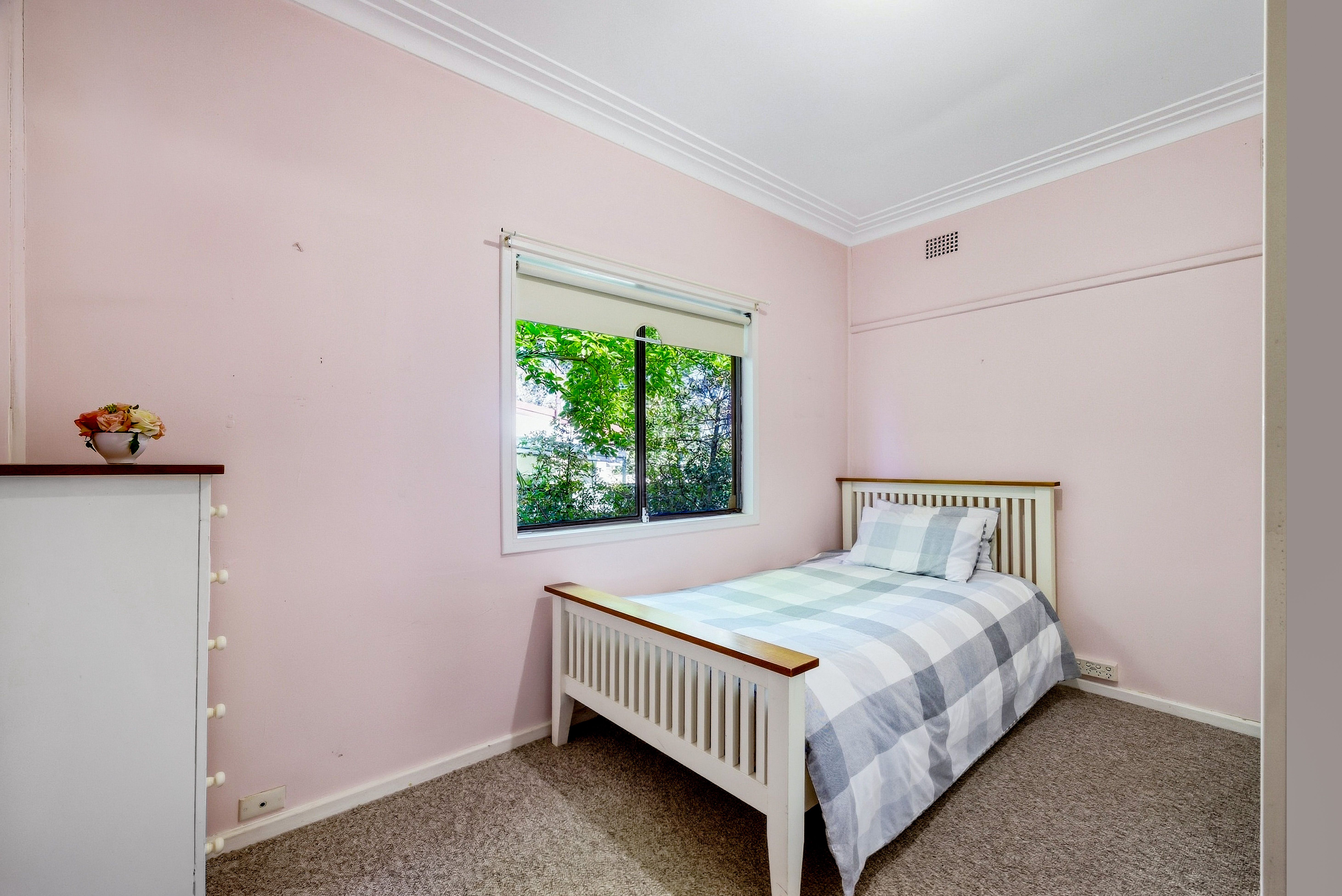 1 Phelps Crescent — photo 10 of 12