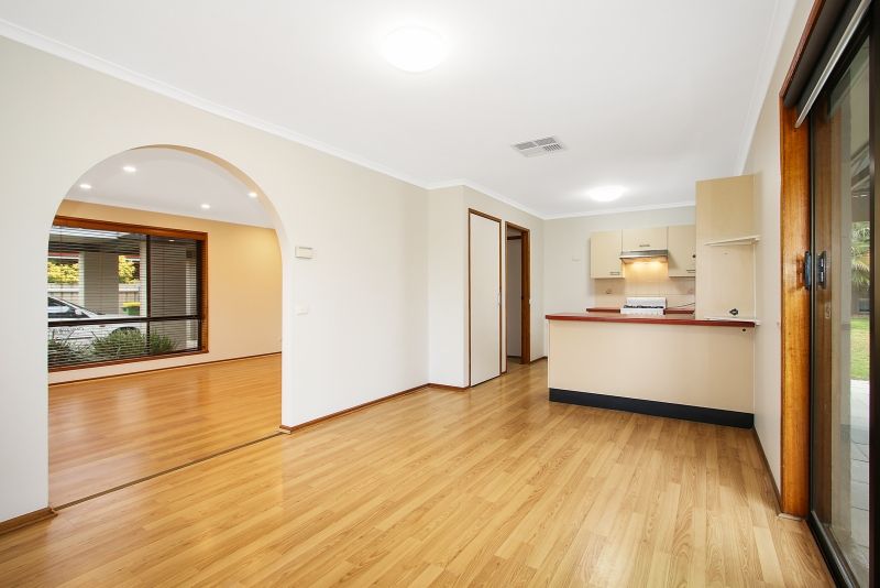 5 Troon Court, Thurgoona, NSW 2640