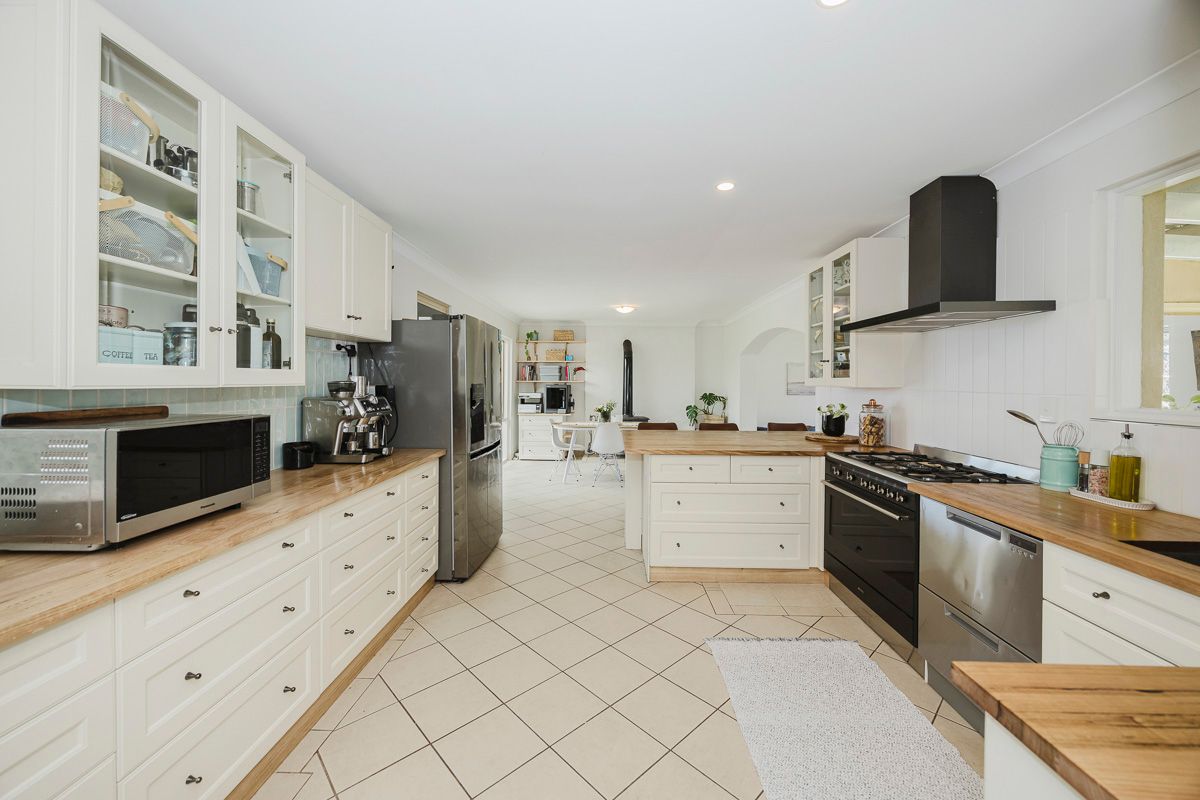 11 Mitchell Place — photo 6 of 27