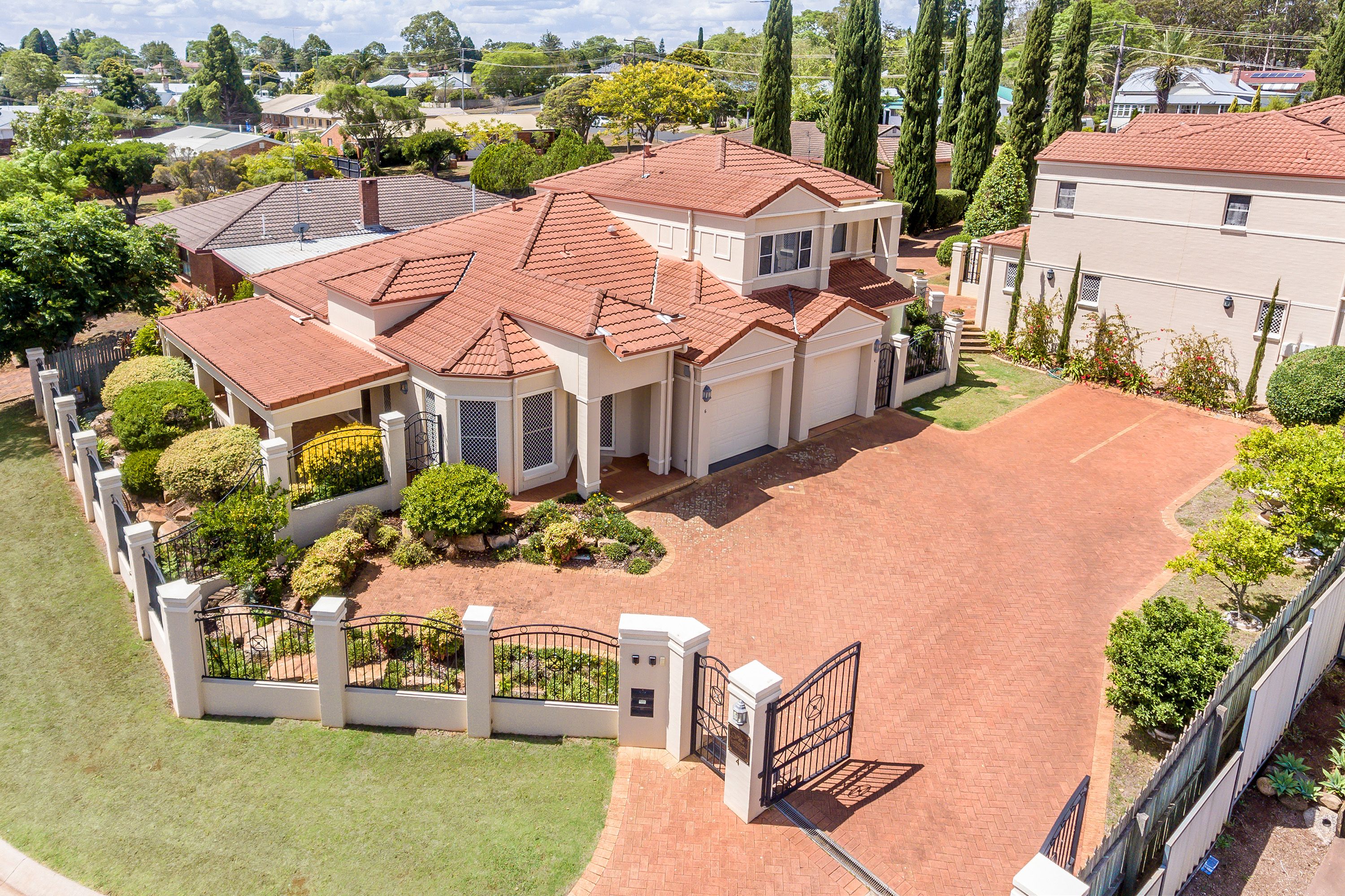 Unit 5/4 Mannuem Court, Rangeville, QLD 4350