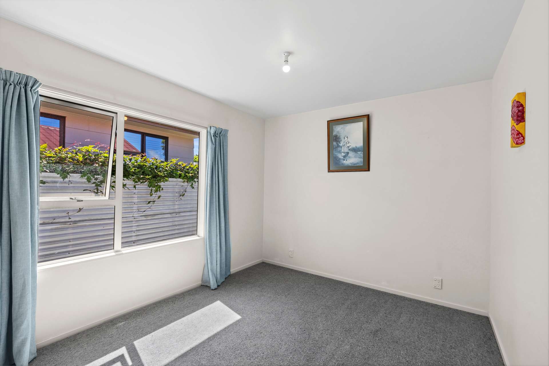 2 Fernlea Rise photo 6