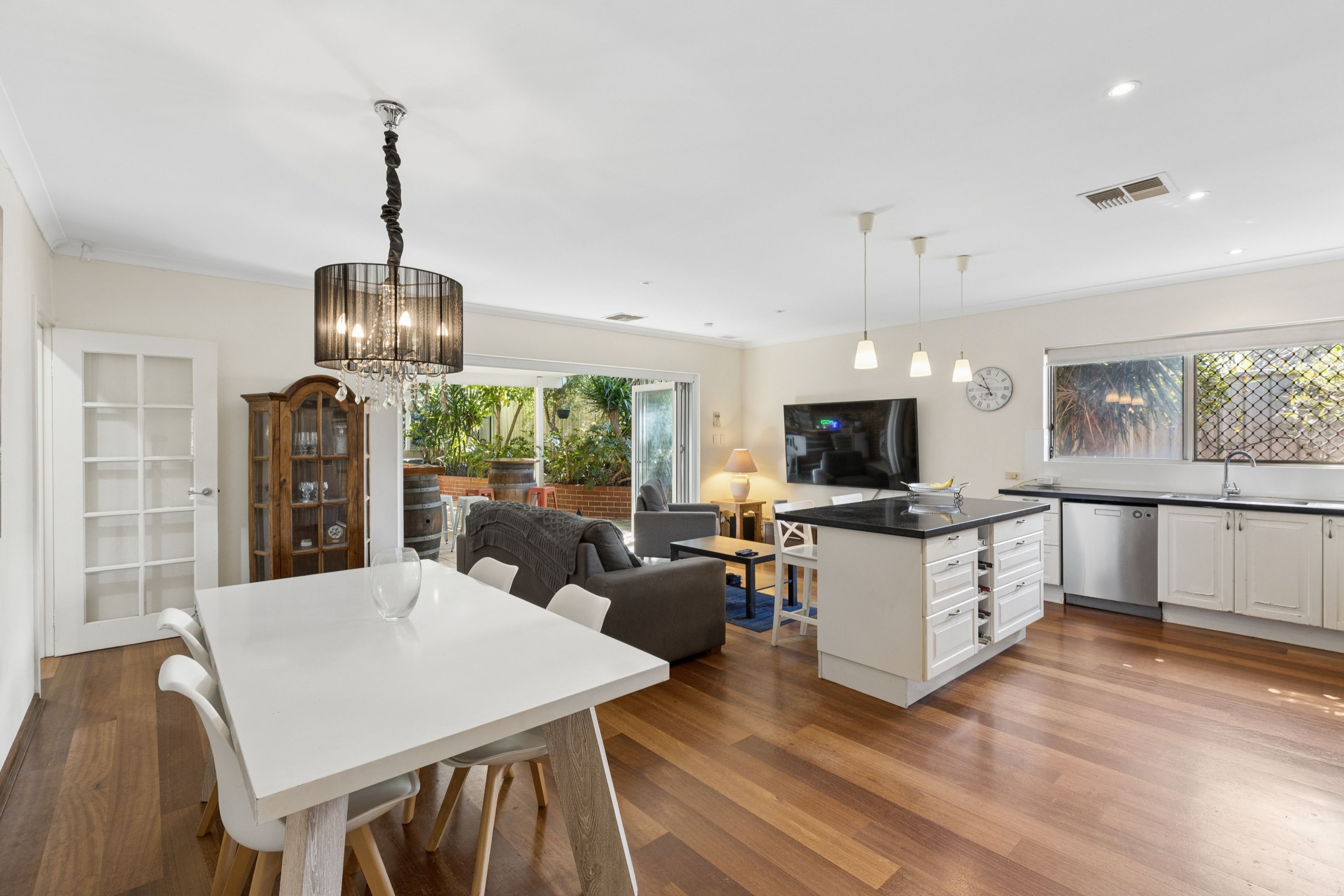 1 Dempster Place — photo 8 of 23