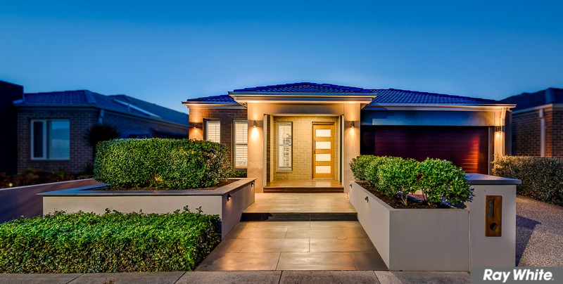 34 Whitecaps Avenue, Point Cook, VIC 3030