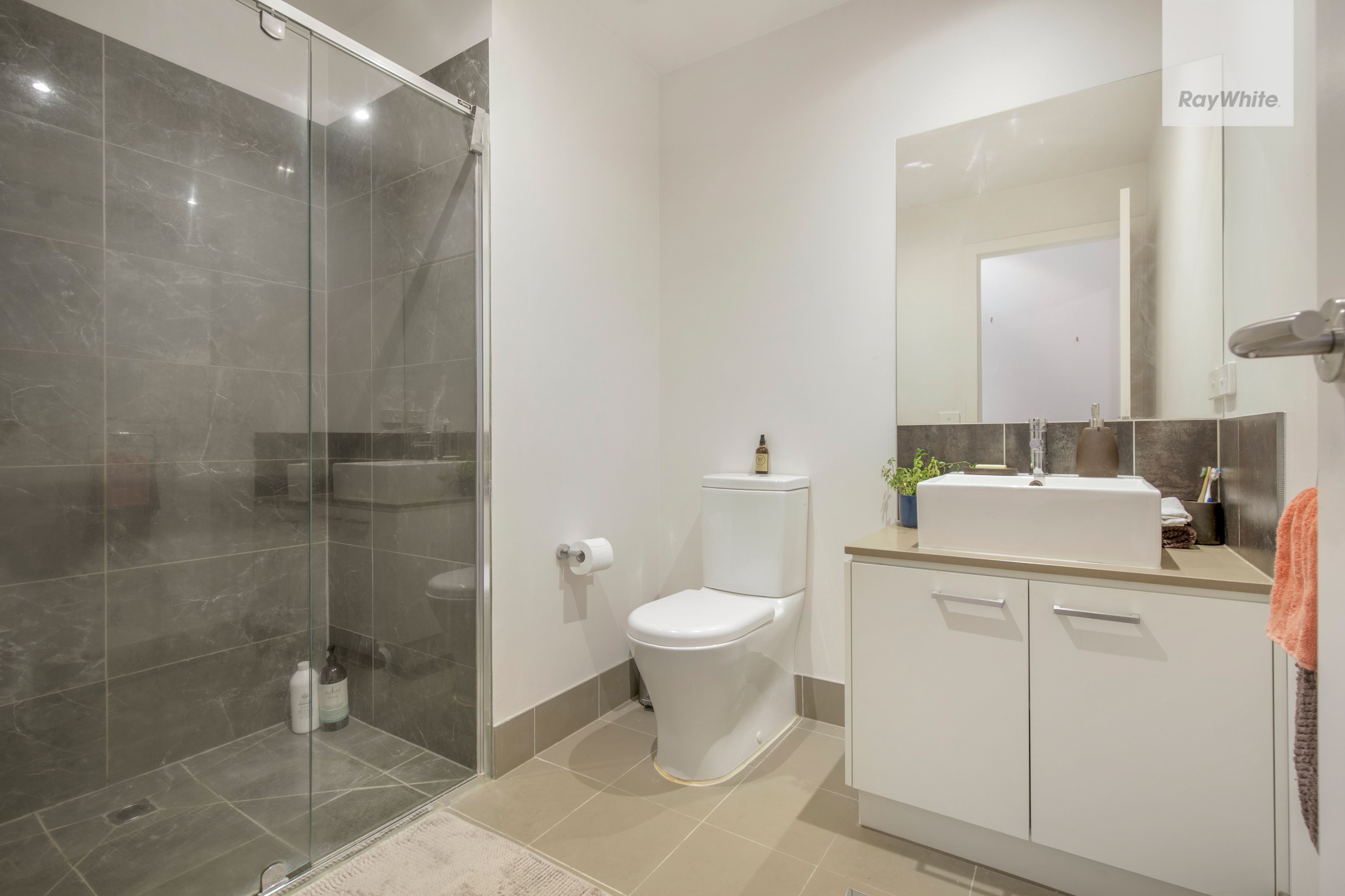 B304/460 Victoria Street — photo 6 of 9