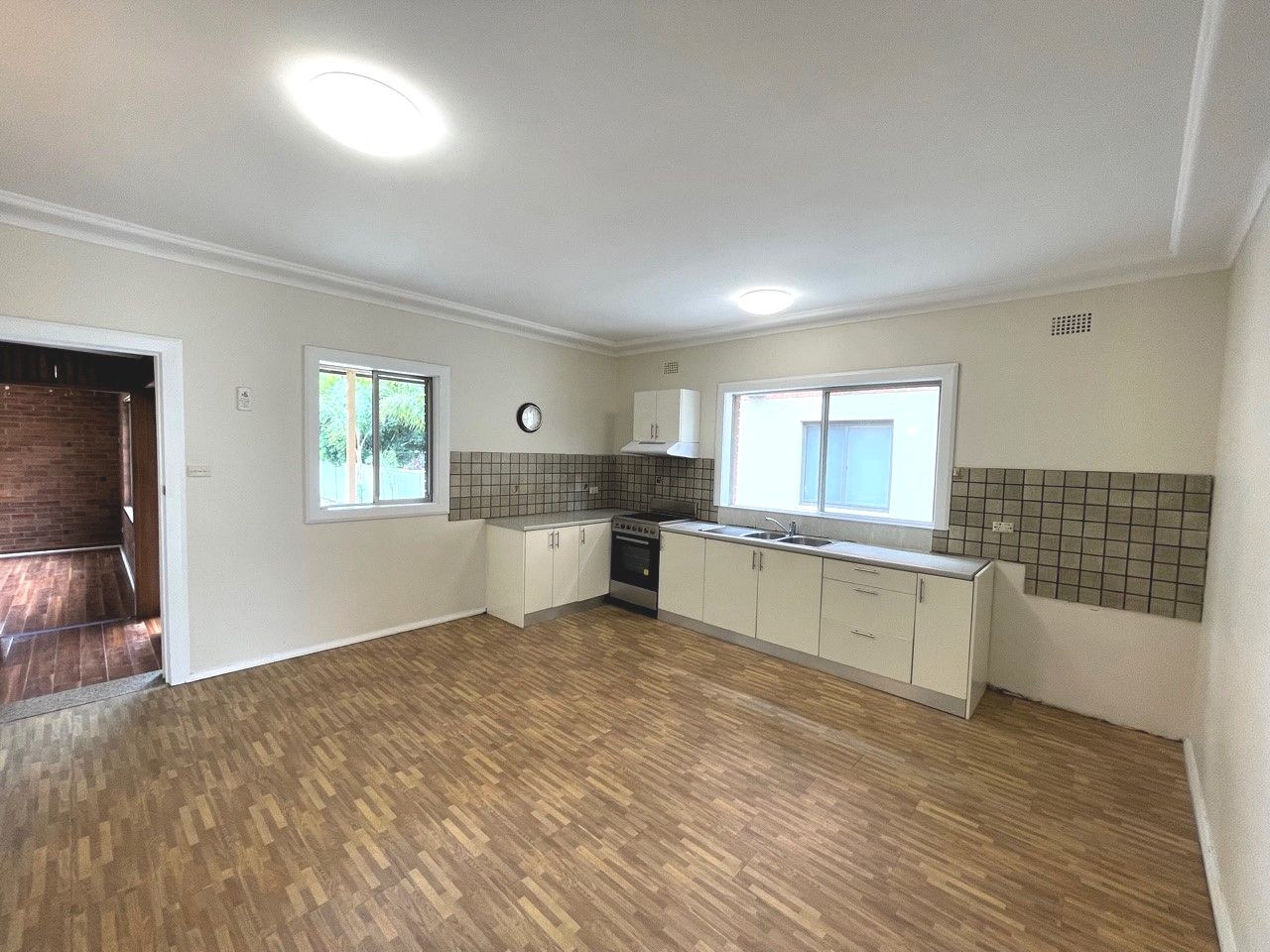 33 Bath Street — photo 3 of 9