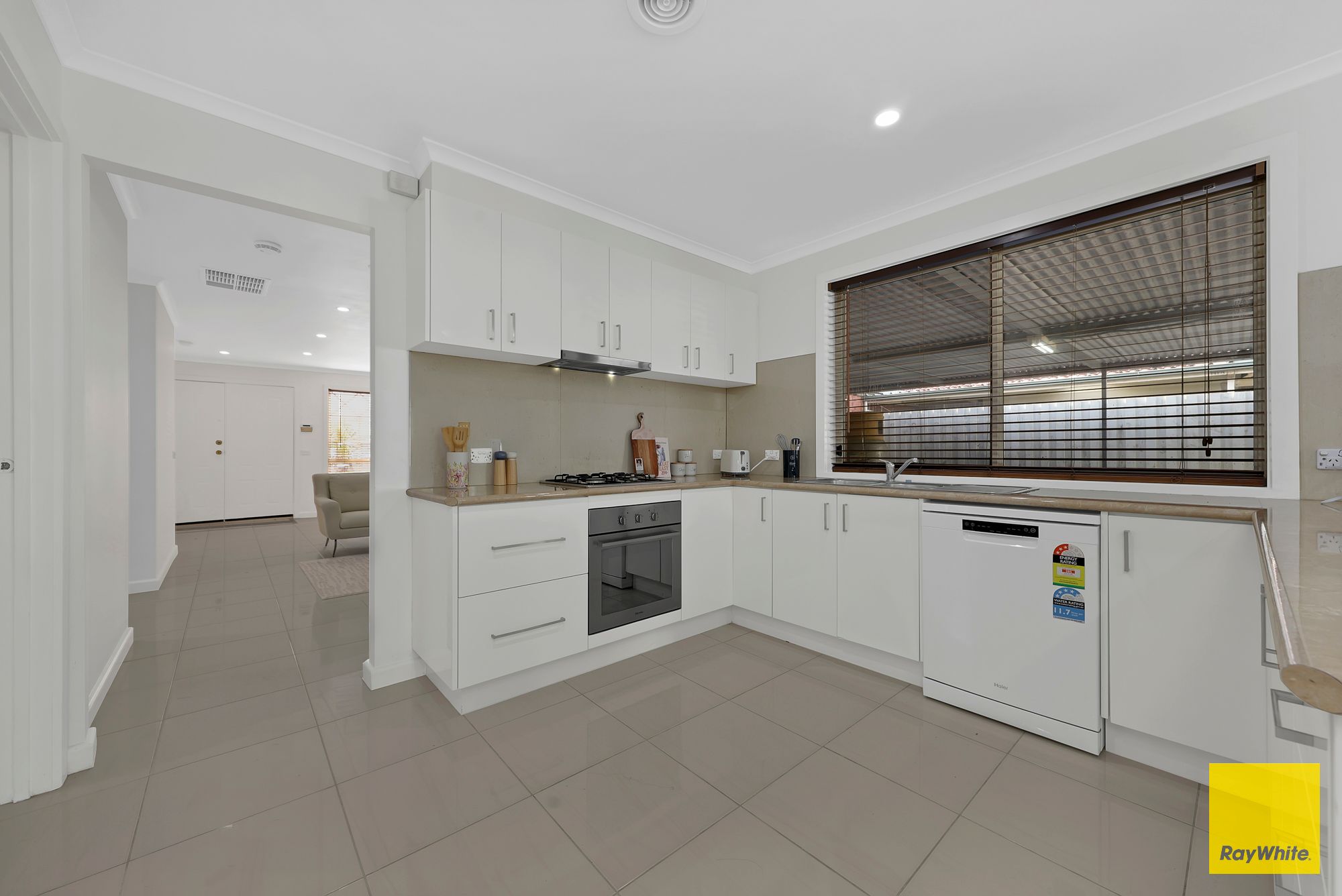 17 Thames Way — photo 7 of 17