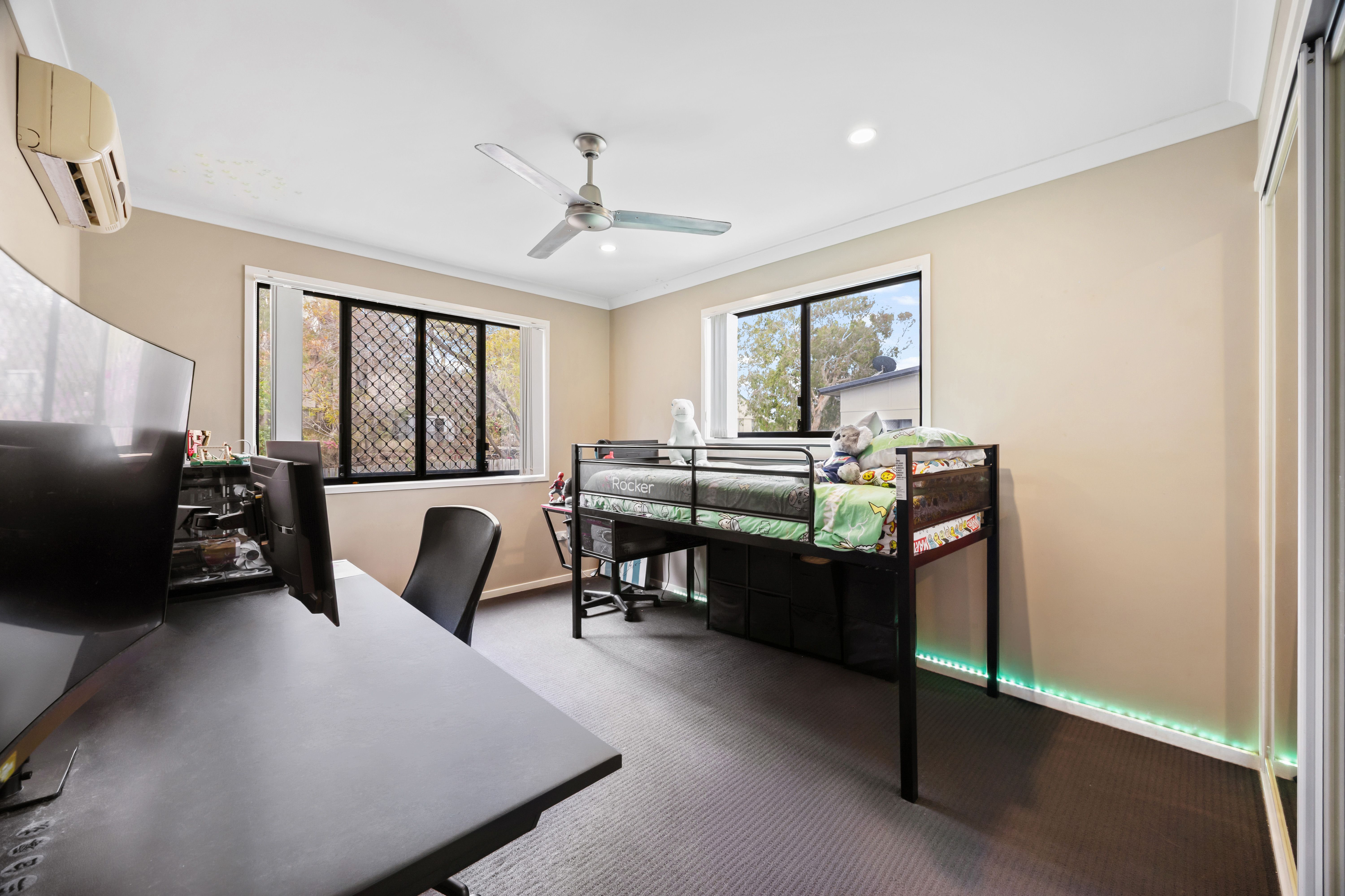 7/25 Roberts Street — photo 13 of 24