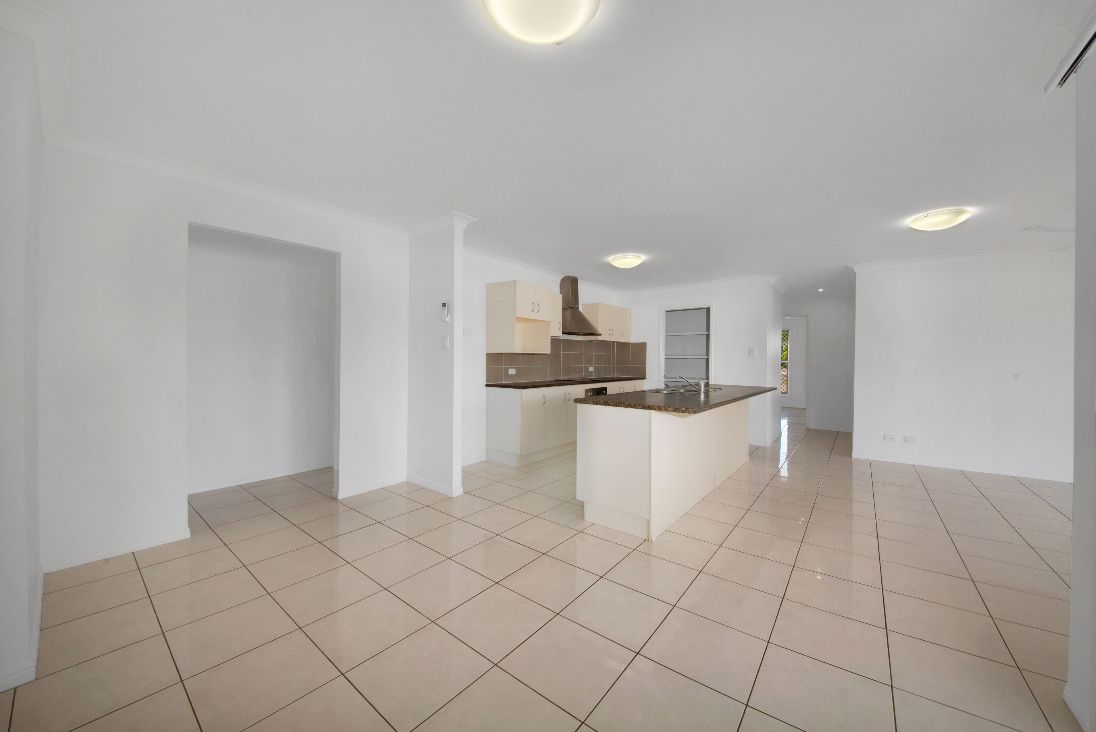 31 Woodland Court, Kirkwood, QLD 4680