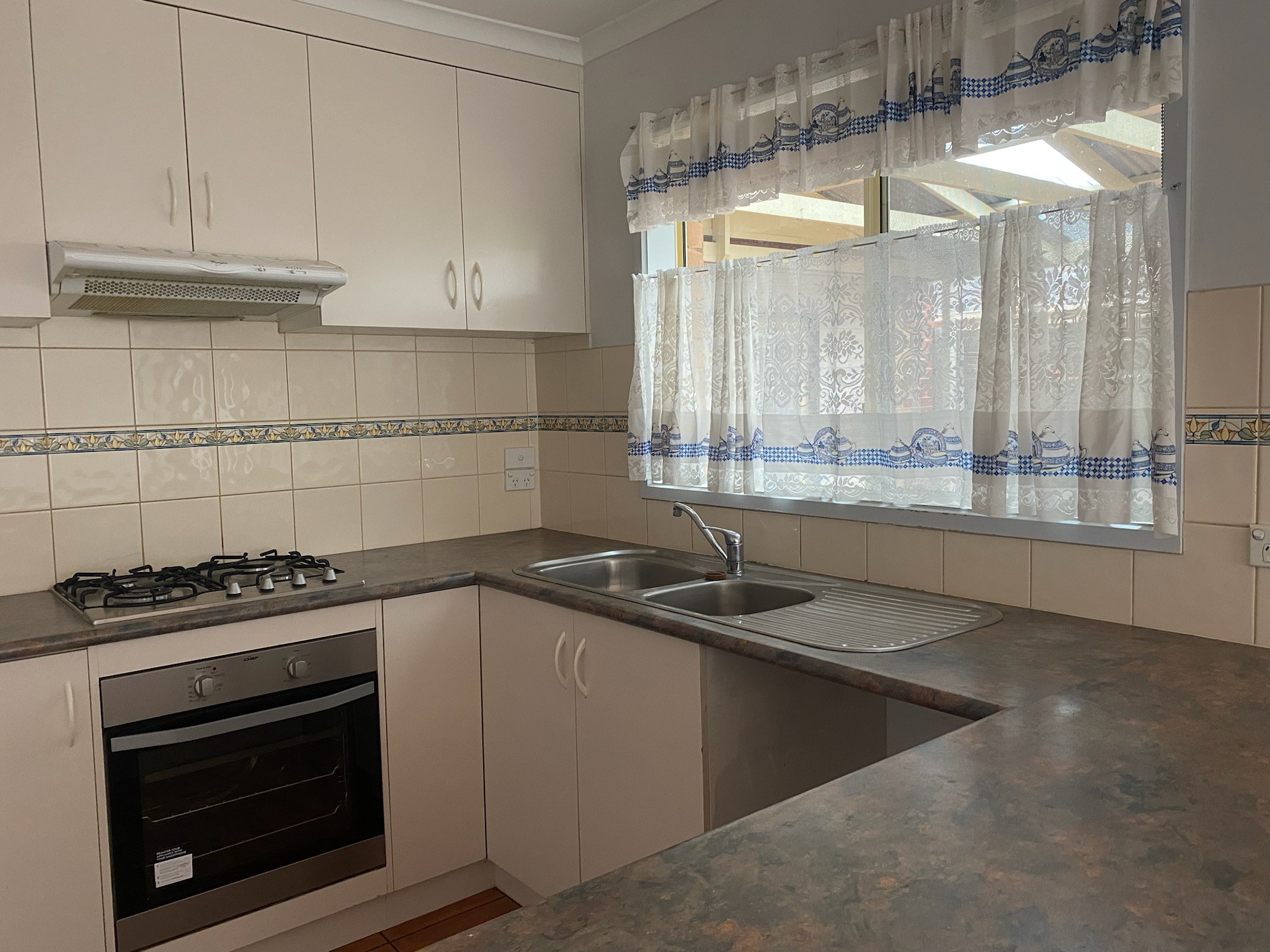32 Raffindale Crescent, Cranbourne West, VIC 3977