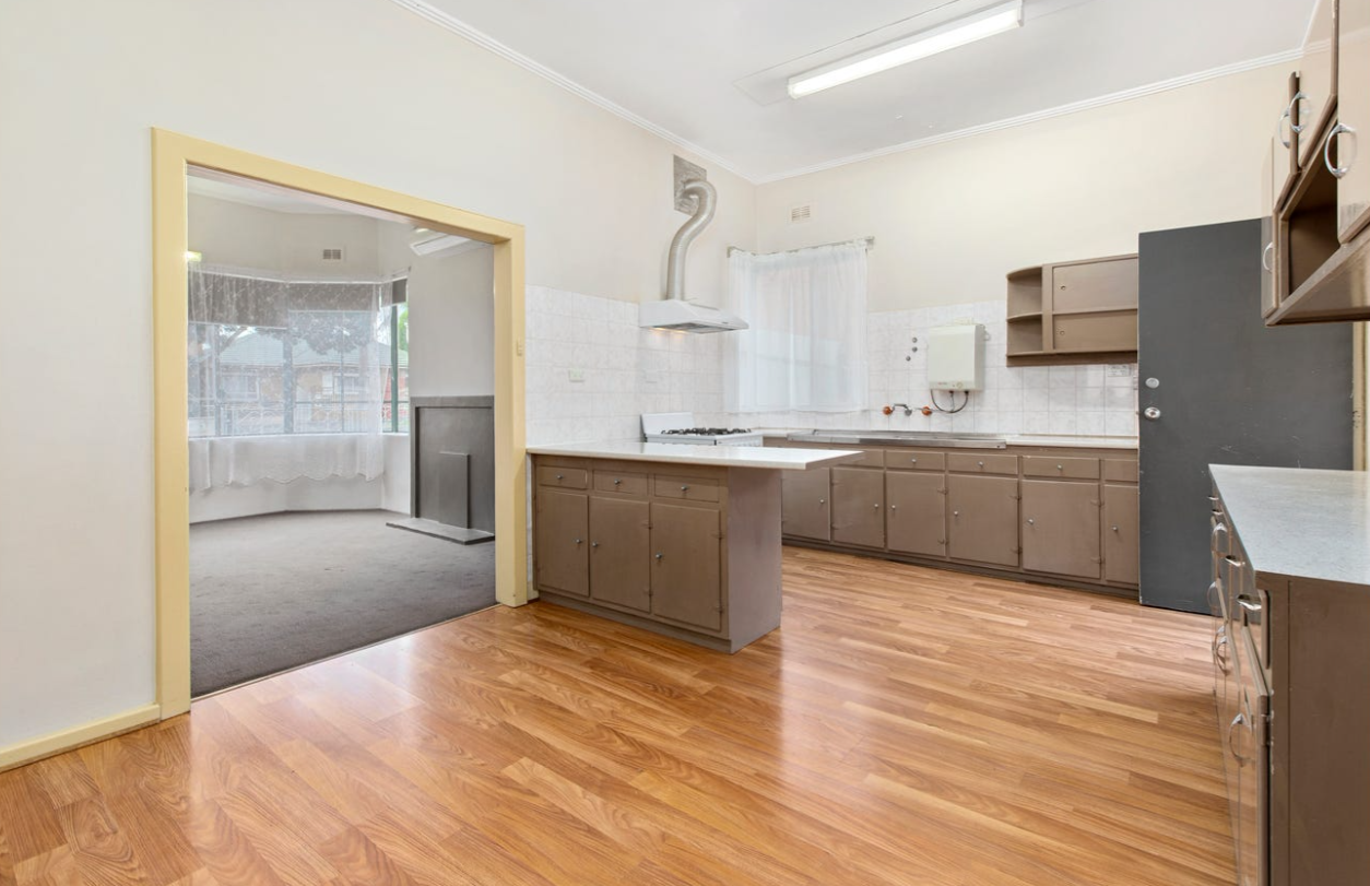 26 Ashford Road — photo 5 of 11