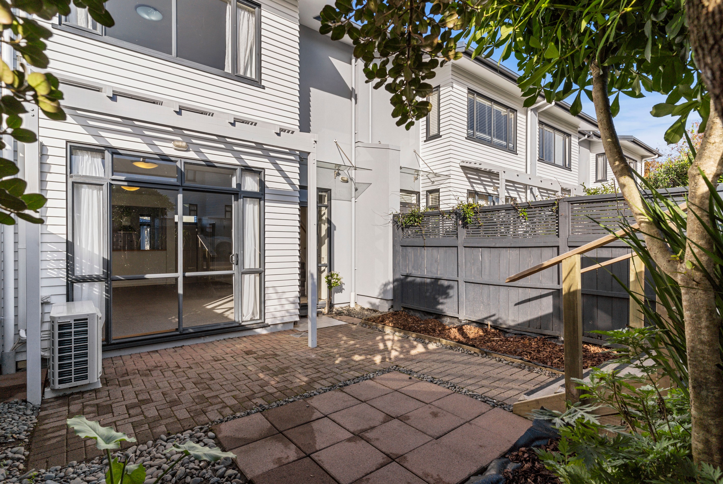 50/2 Armoy Drive, East Tamaki, Manukau City