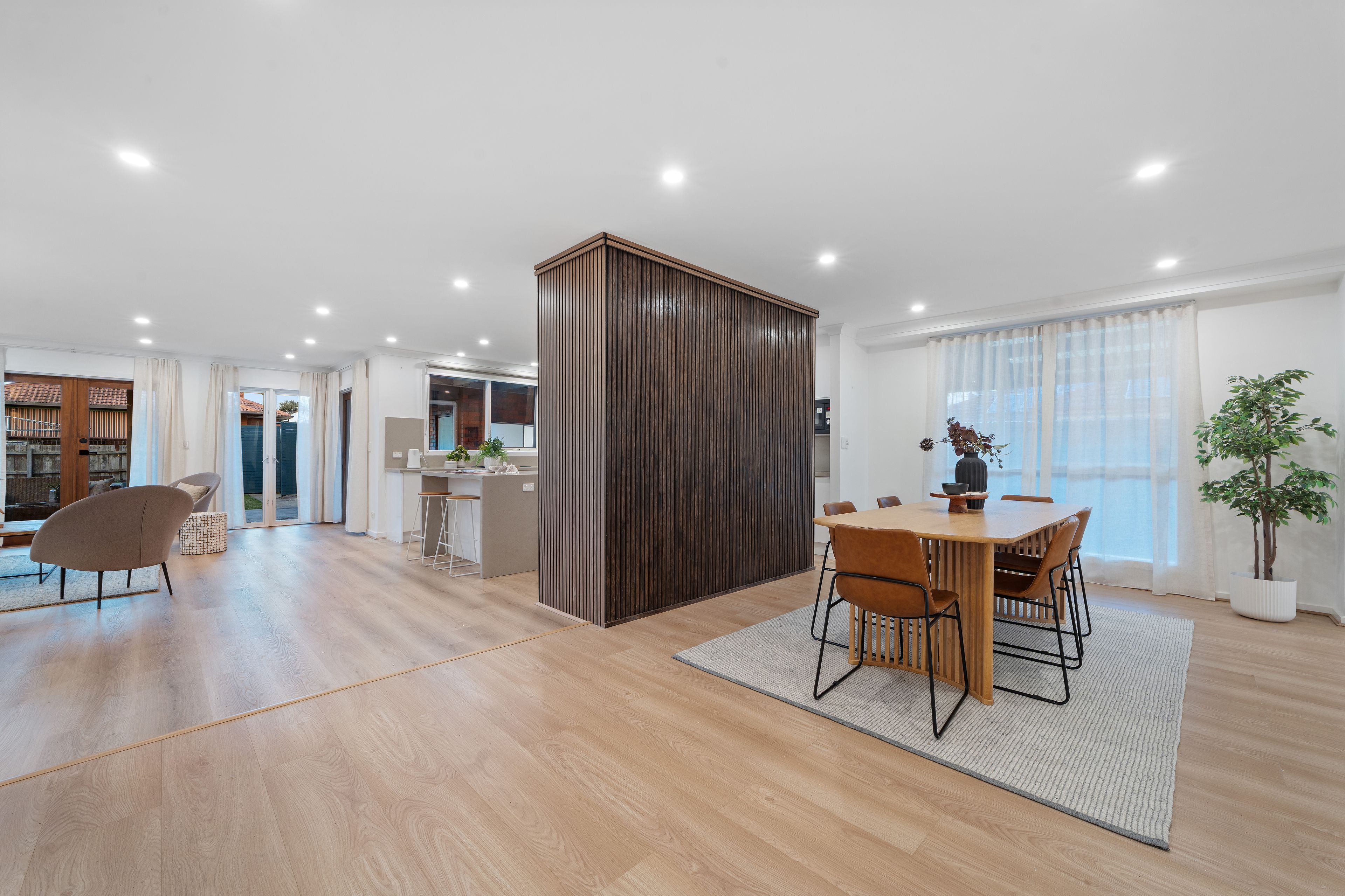 12 Roberts Avenue — photo 4 of 26