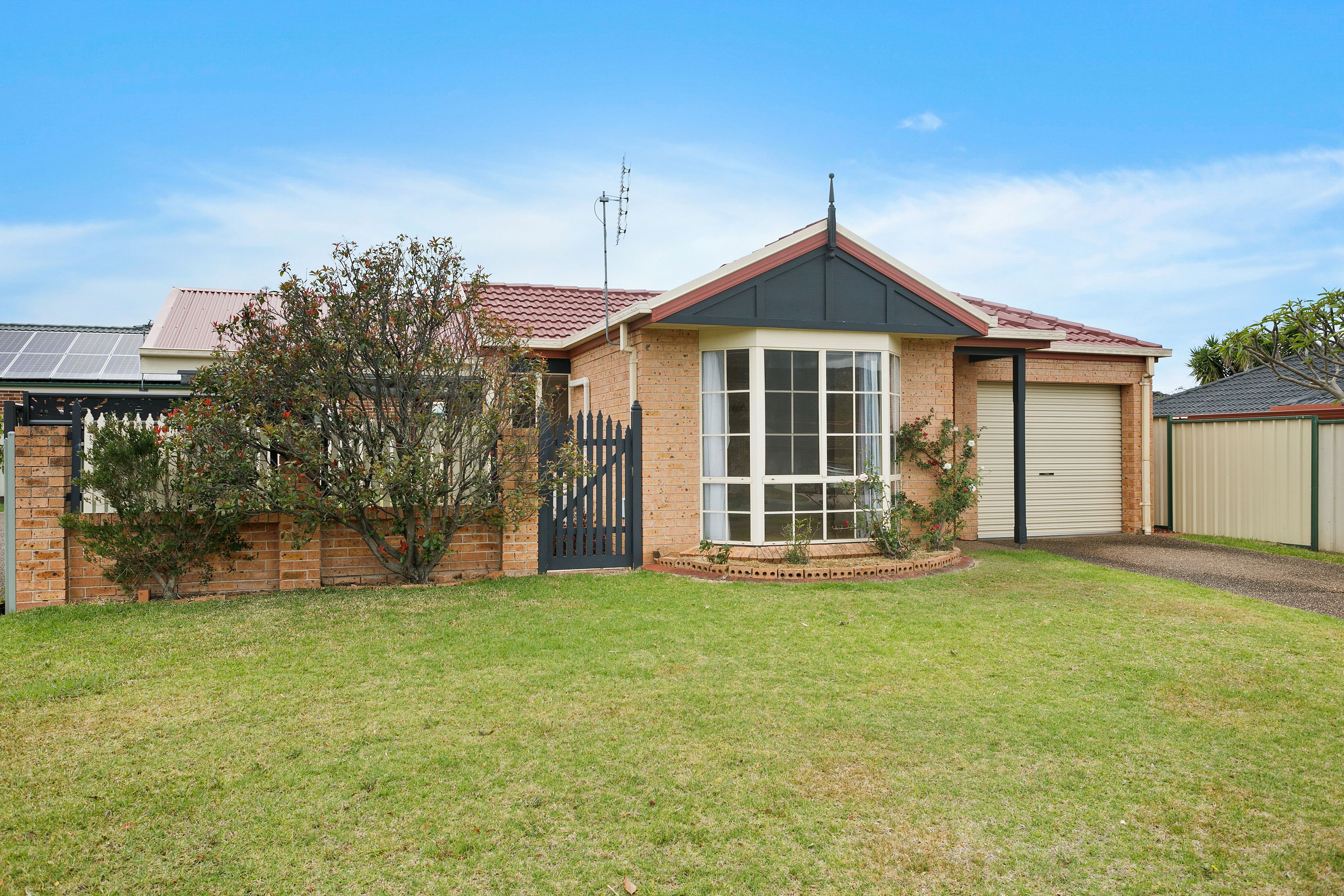 9 Yeldah Drive, Horsley, NSW 2530