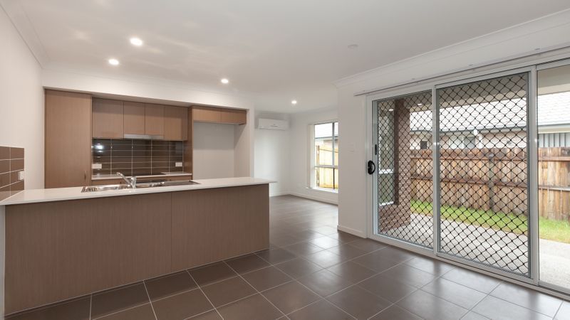 1/12 Daintree Court, Park Ridge, QLD 4125