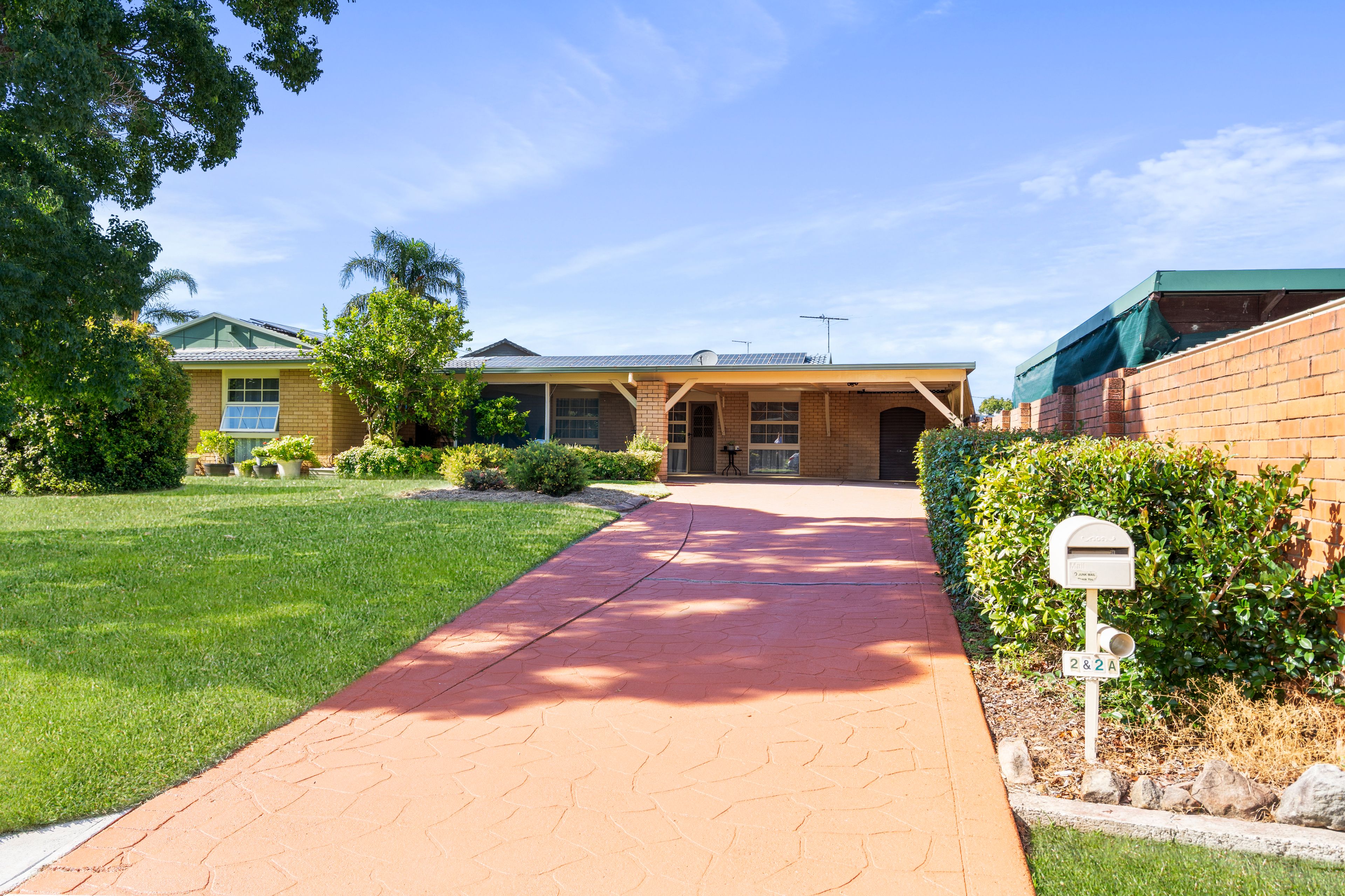 2 Tudor Place, Glenfield NSW 2167