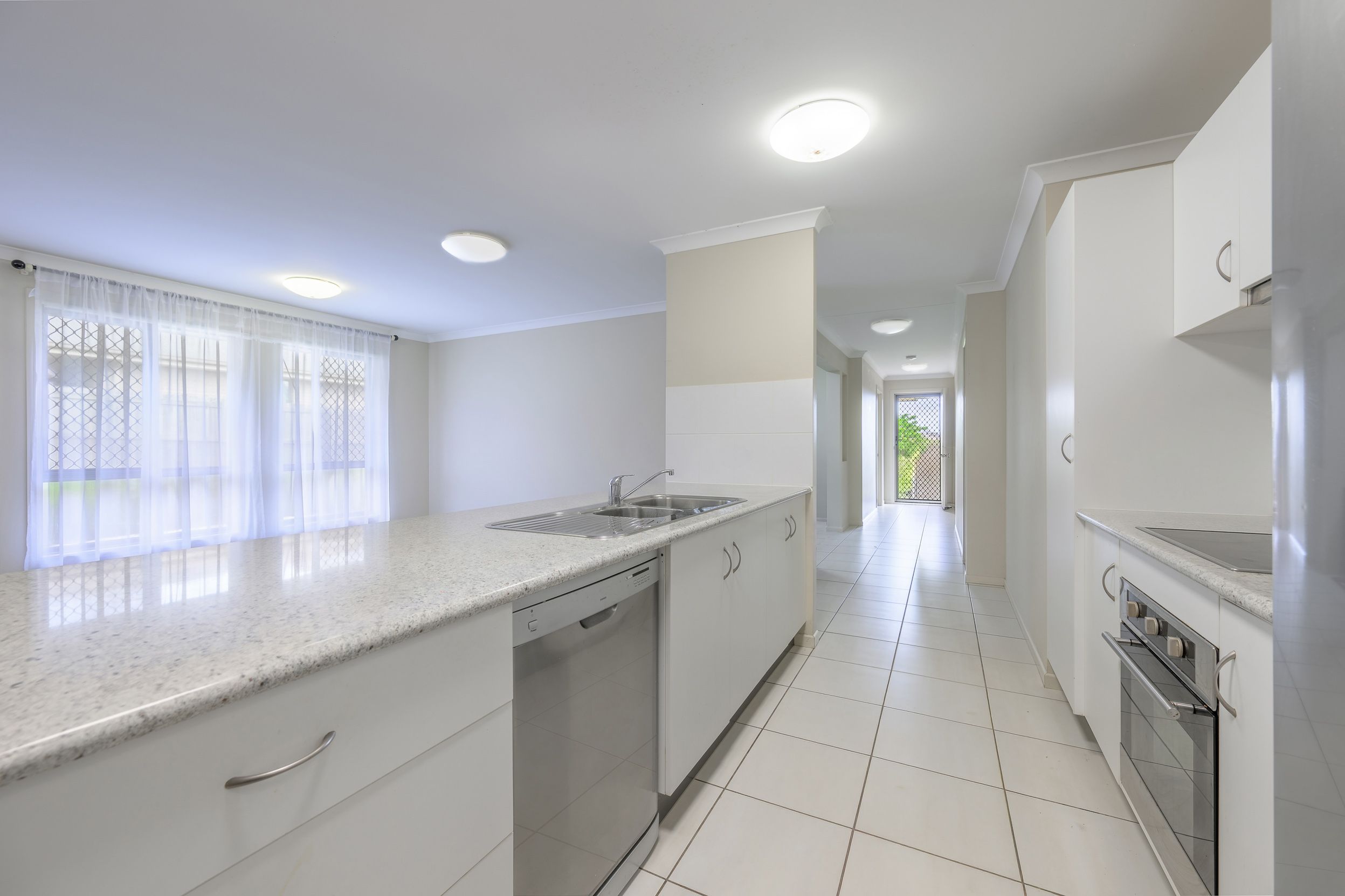 44 Iris Road — photo 3 of 17