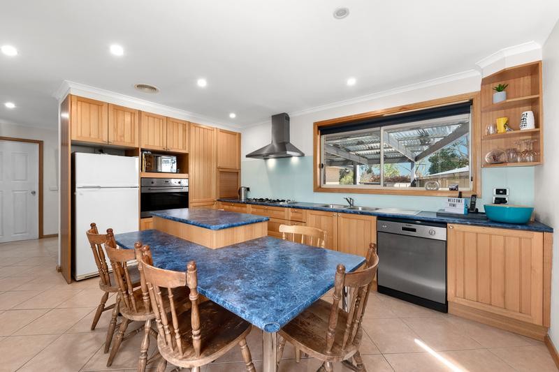 11 Lyell Road, Boronia, VIC 3155