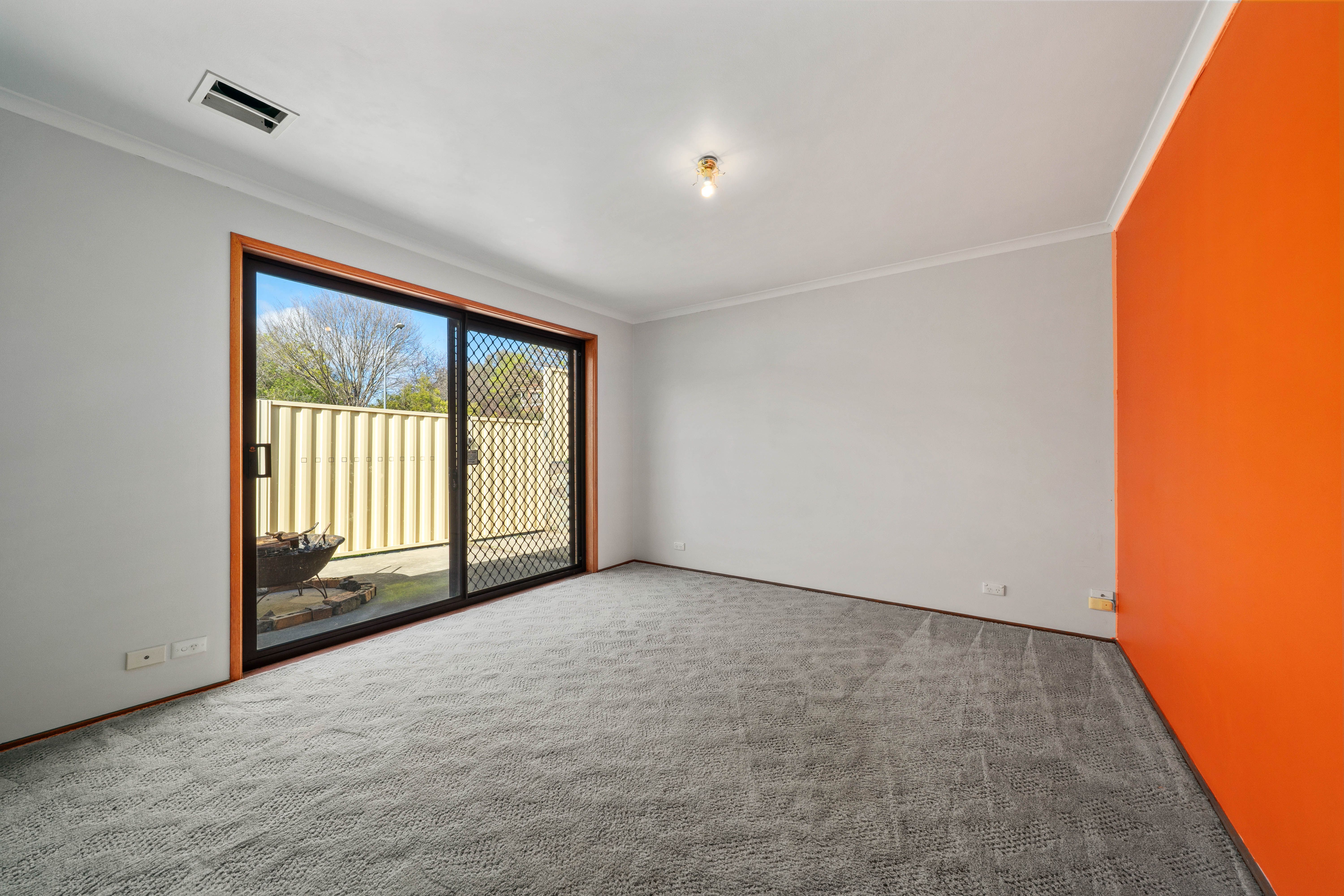 60 Vonwiller Crescent — photo 18 of 25