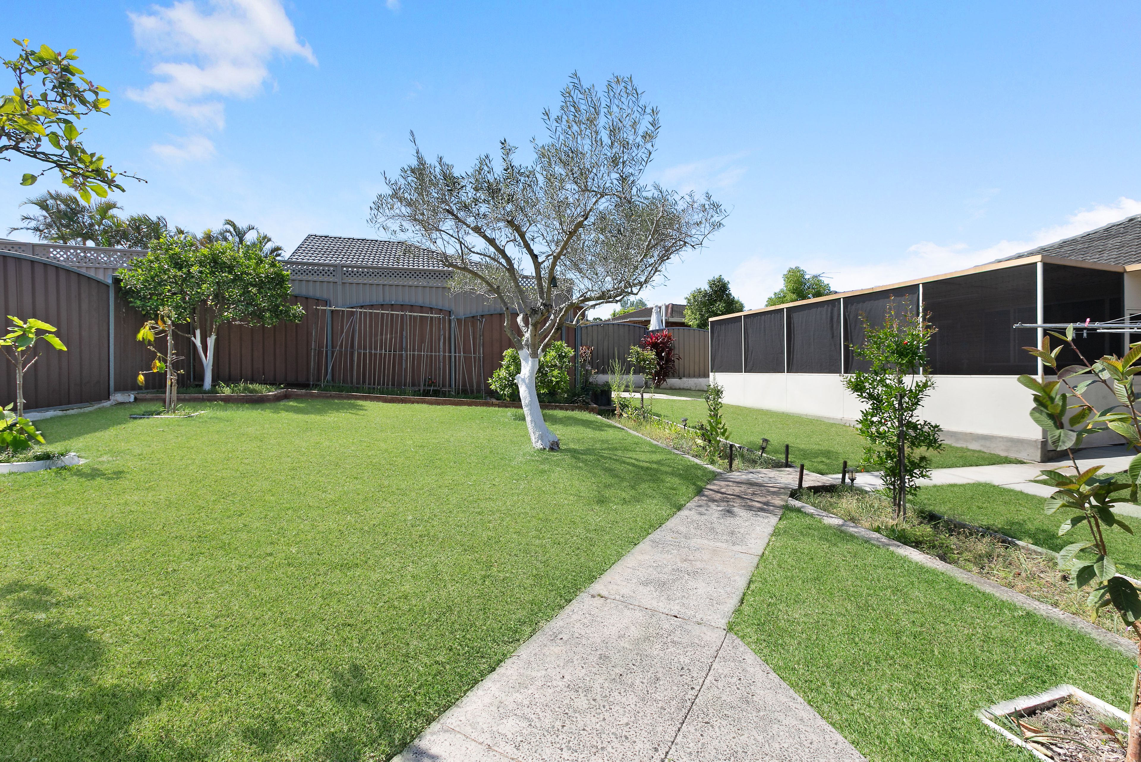 18 Enid Avenue, Roselands, NSW 2196