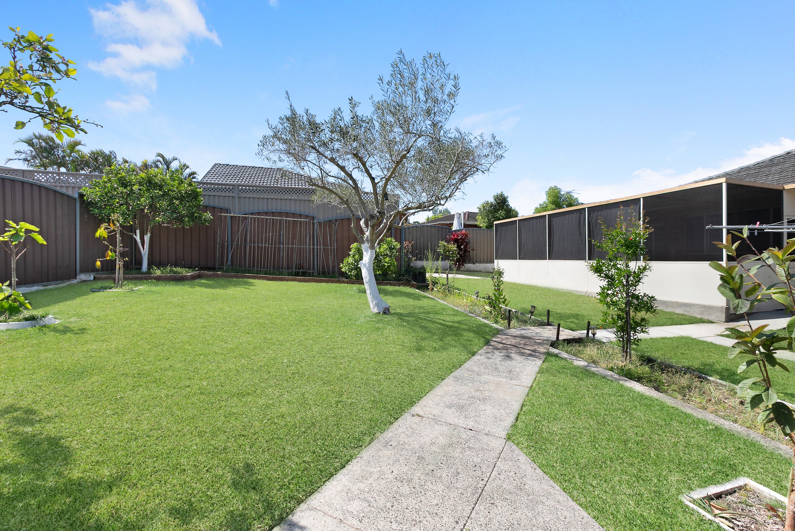 18 Enid Avenue, Roselands, NSW 2196