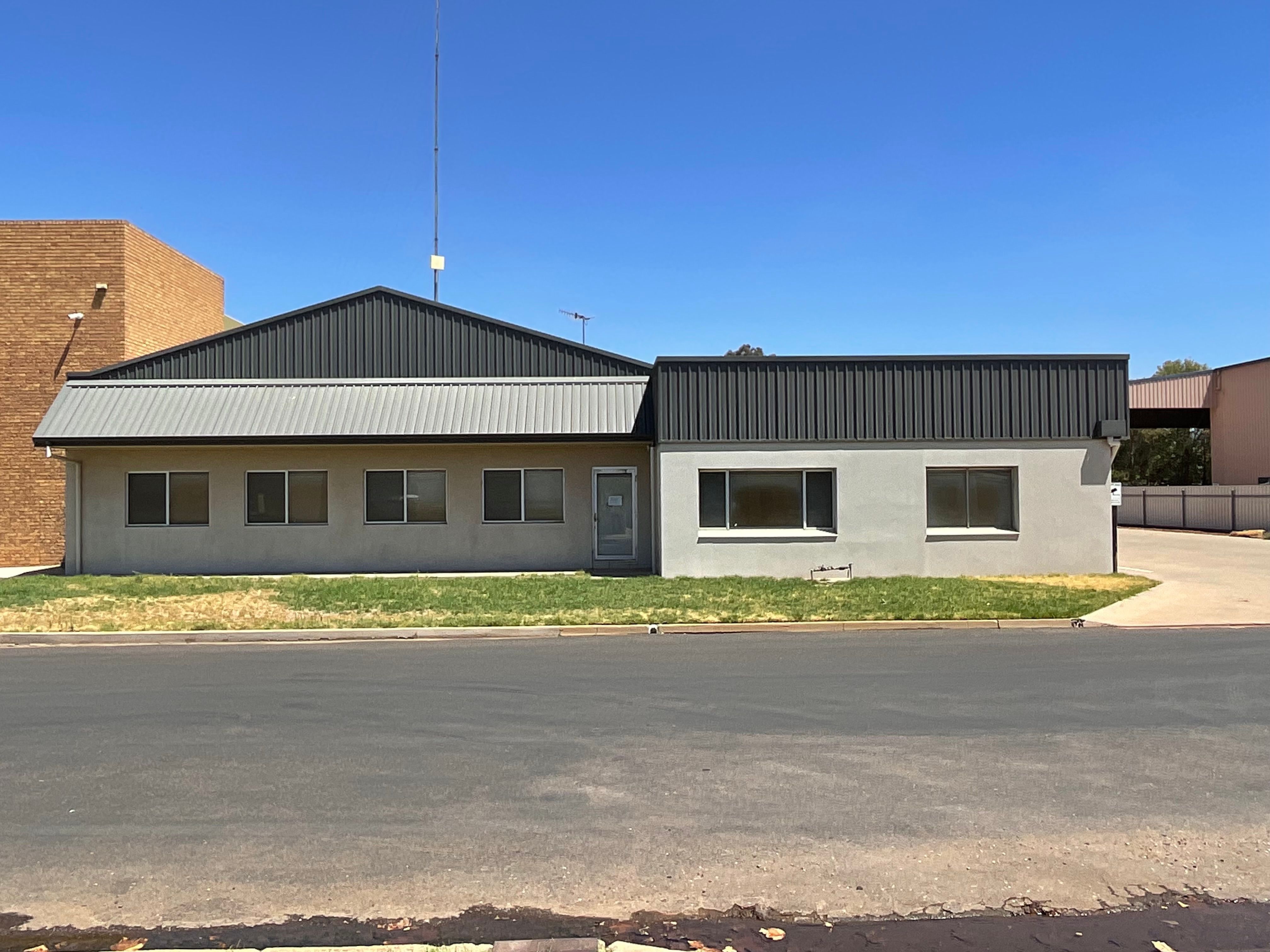 8-10 Lasscock Road, Griffith, NSW 2680