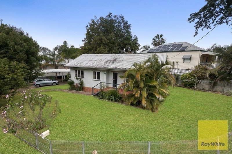 7 Waratah Avenue, Graceville, QLD 4075