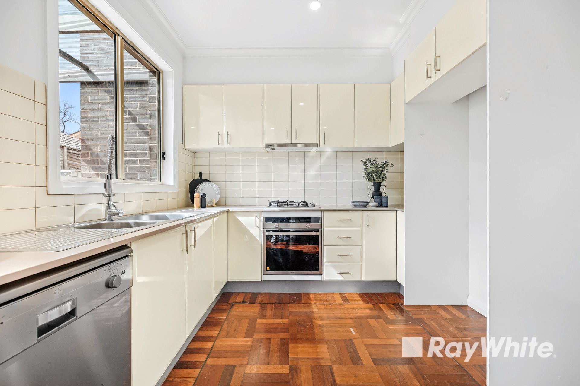 1/23 Macpherson Street — photo 5 of 13