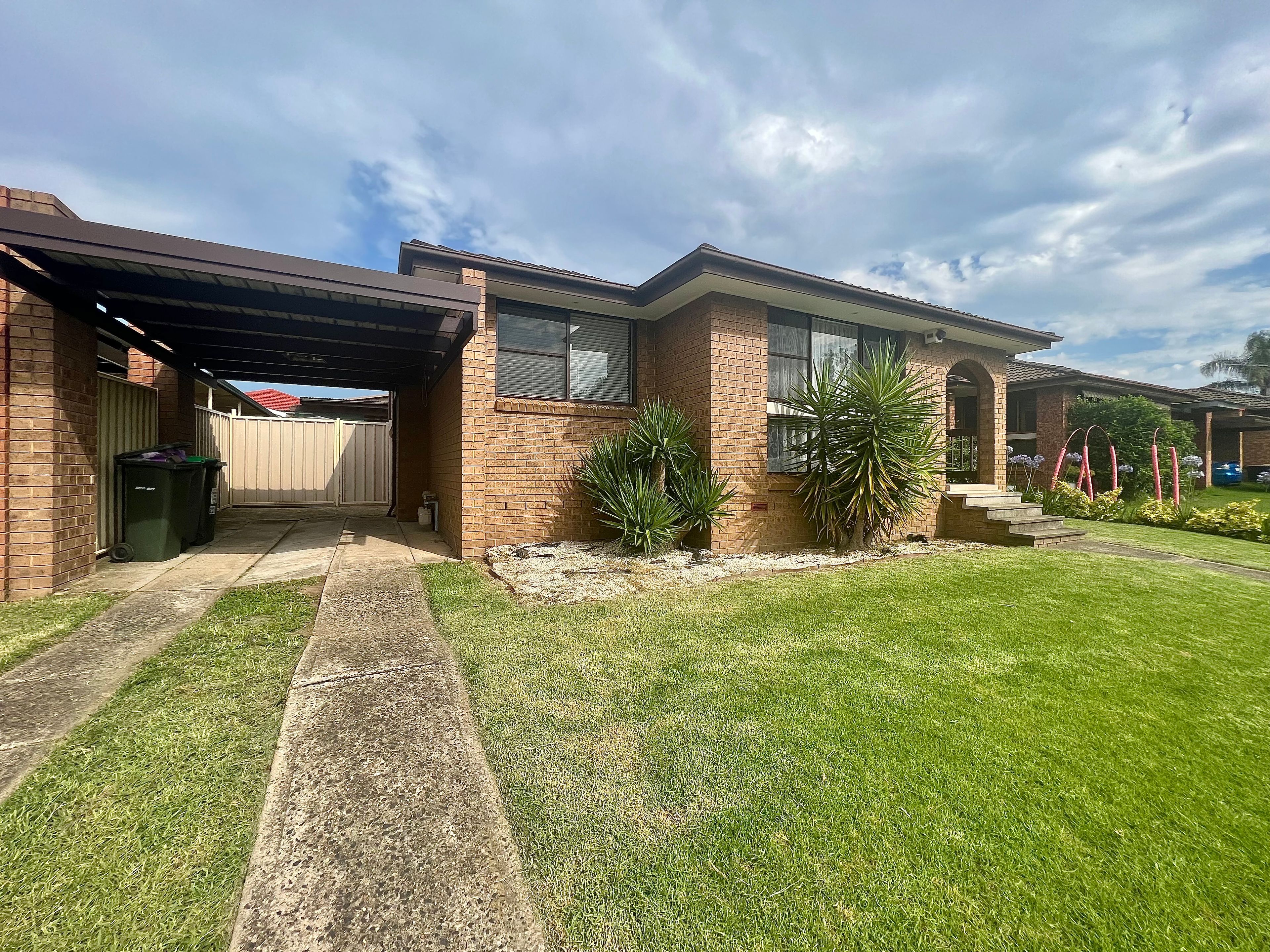 231 Copperfield Drive, Rosemeadow, NSW 2560
