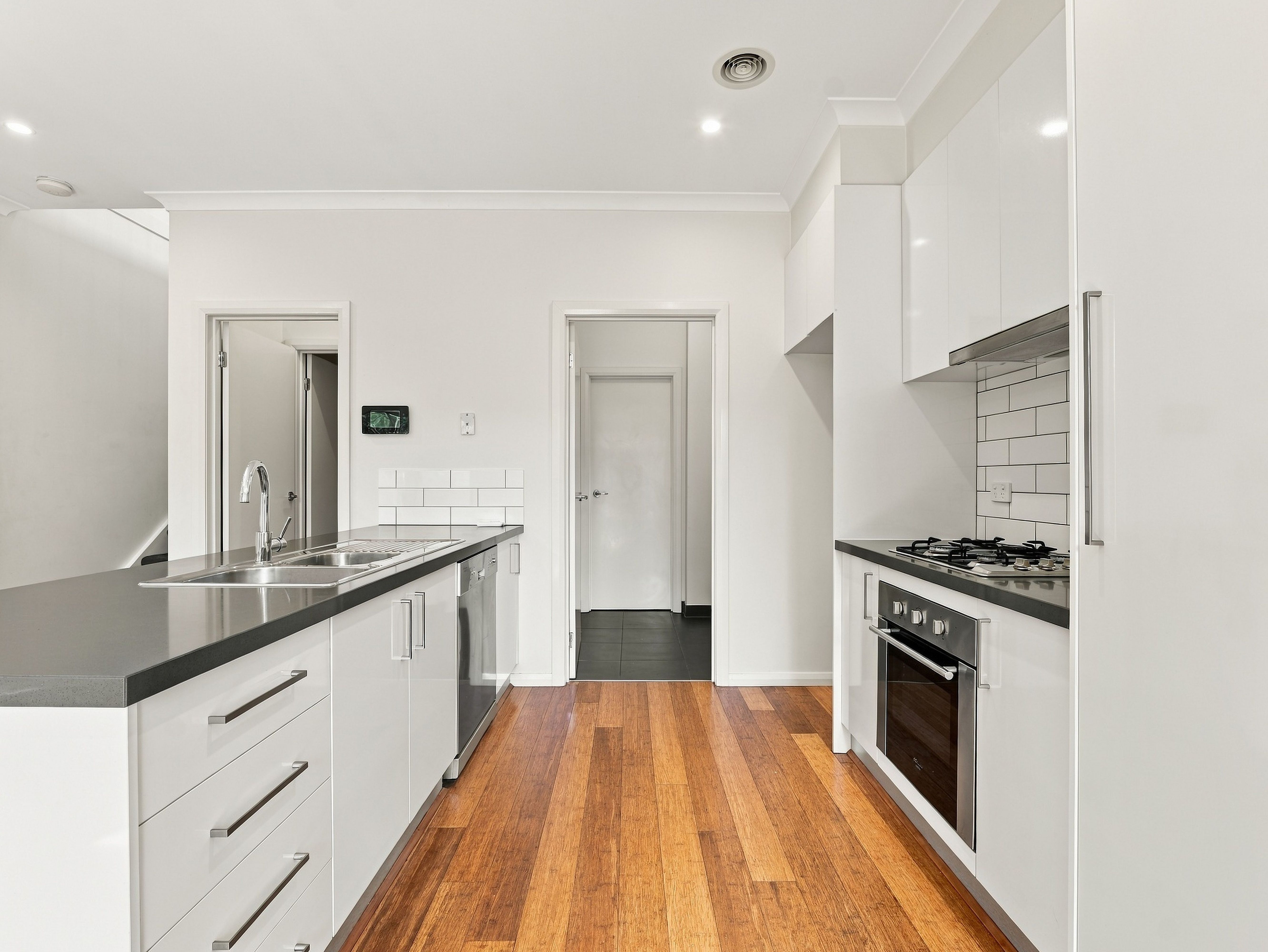 2/21 Leslie Street — photo 6 of 22