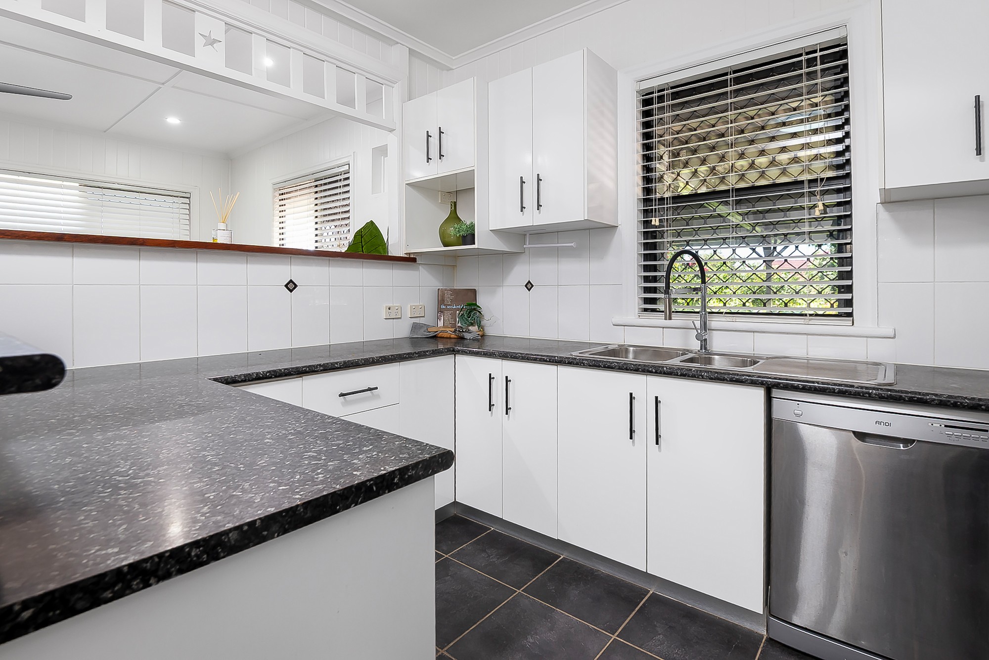 242 Warwick Road, Churchill, QLD 4305