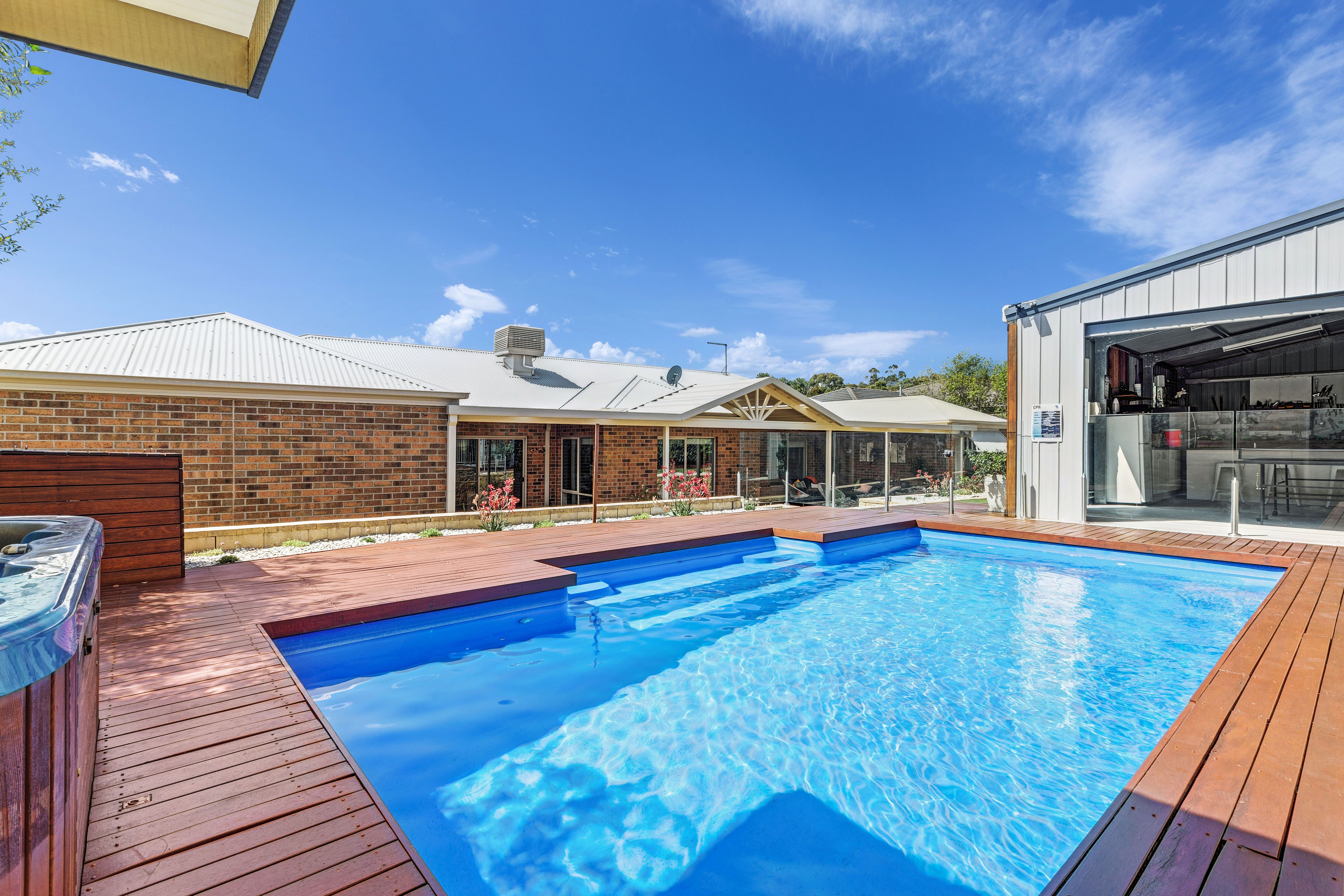 19 Pinevale Way, Ballarat North, VIC 3350