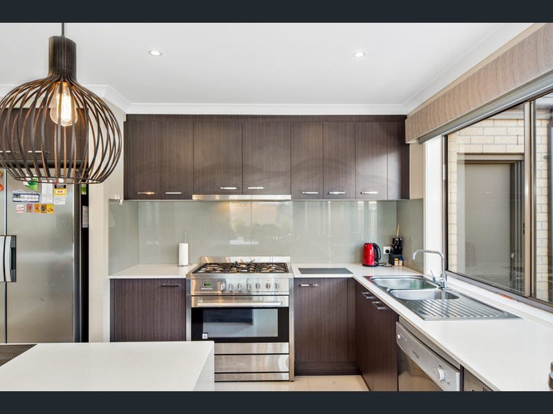 13 Jupiter Crescent, Cranbourne West, VIC 3977