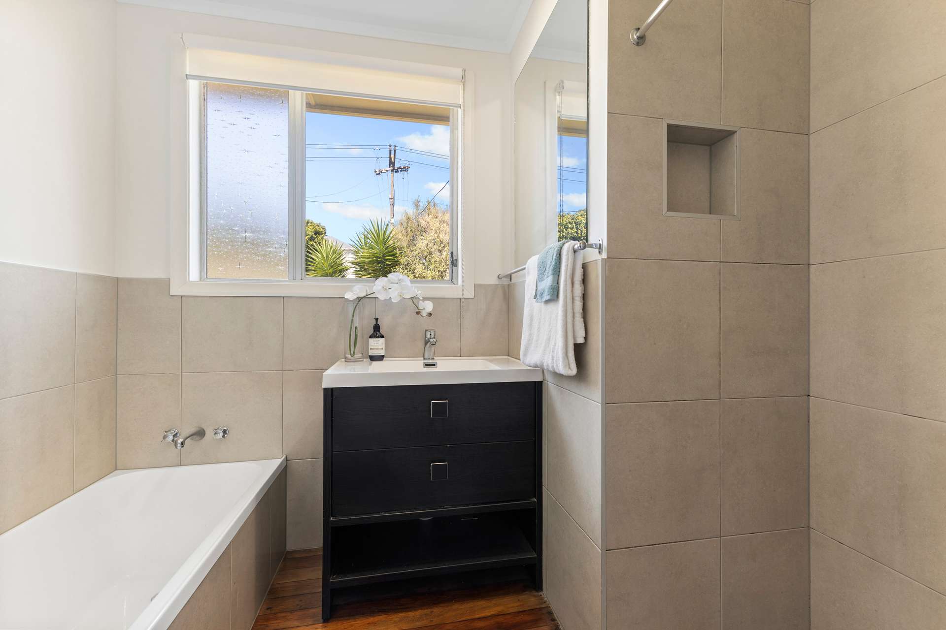 5 Coates Crescent photo 8