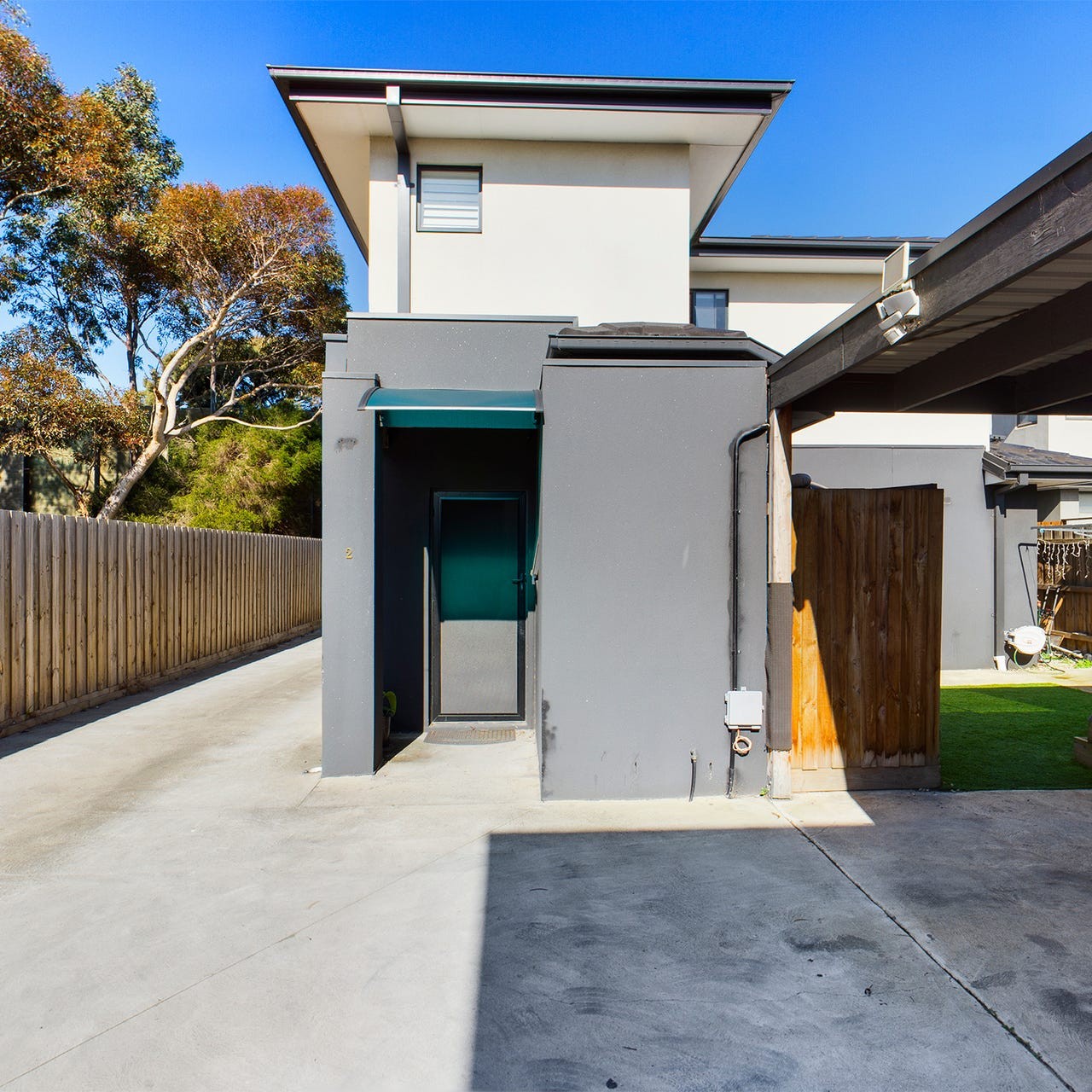 2/19 Railway Avenue, Laverton, VIC 3028