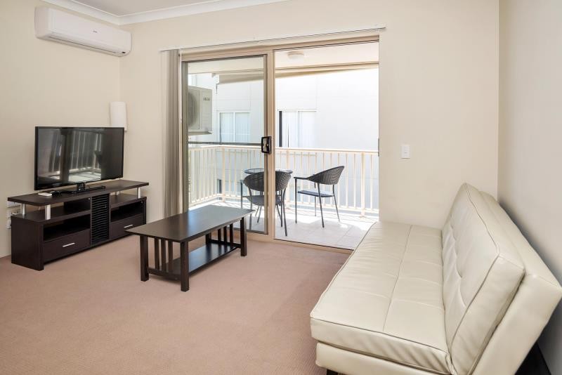 13/4 SYKES Court, Southport, QLD 4215