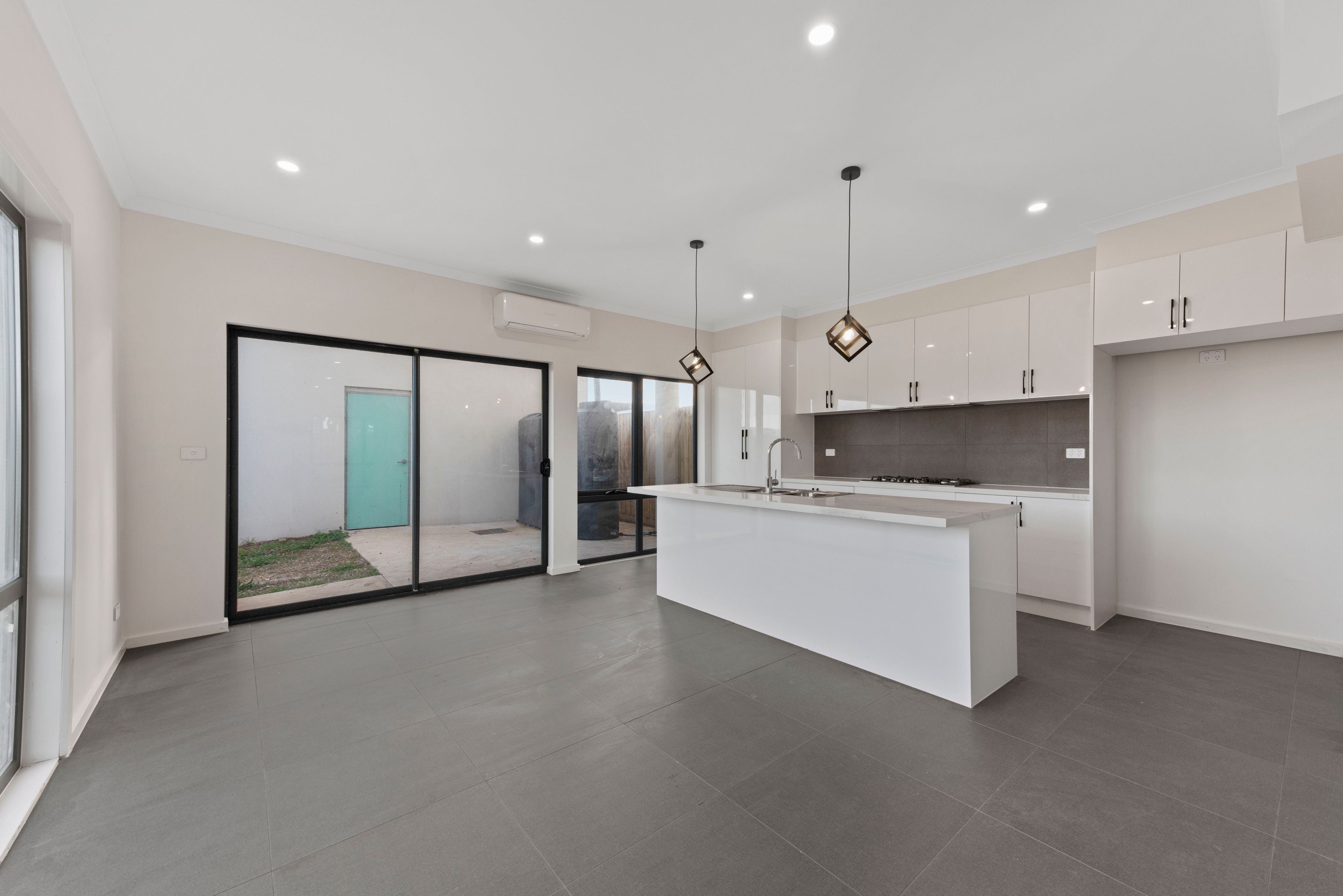 1/66-68 Bulban Road, Werribee, VIC 3030