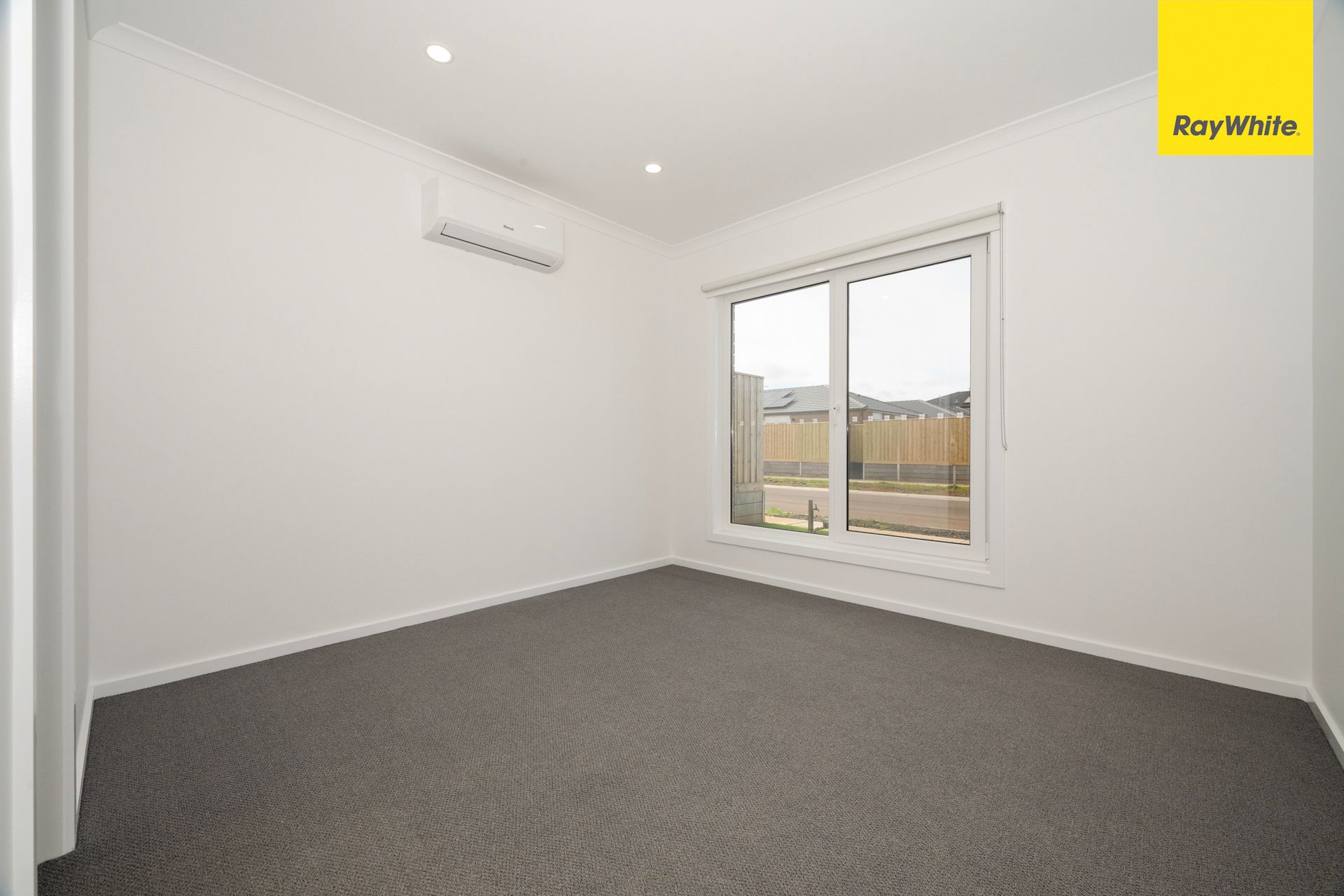 4 Codrington Street, Melton South, VIC 3338