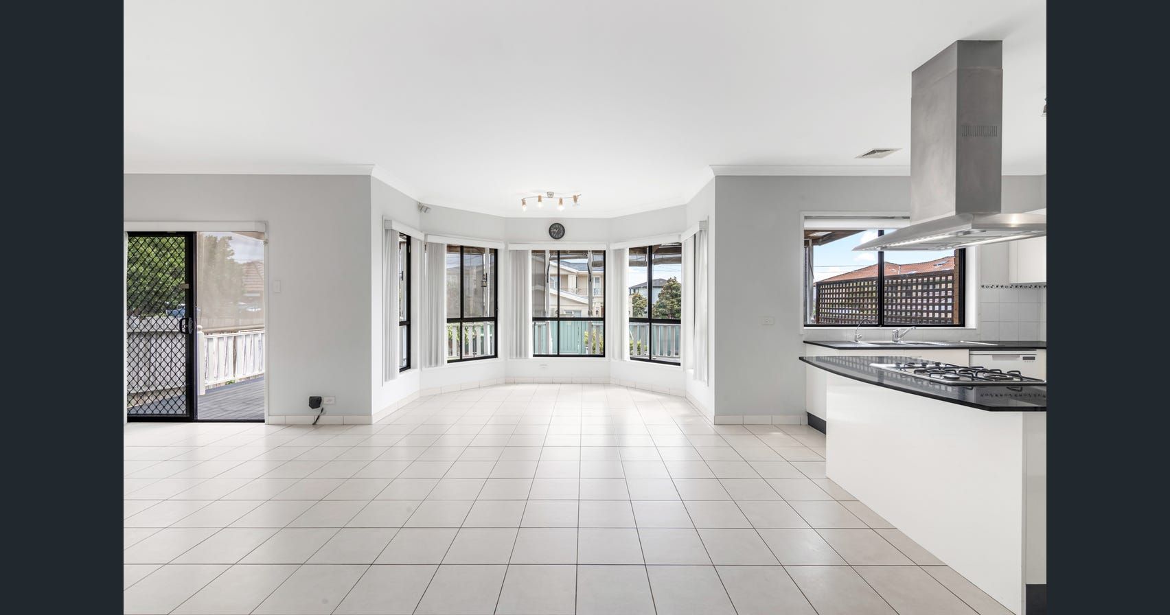 115 Bayview Avenue — photo 5 of 13