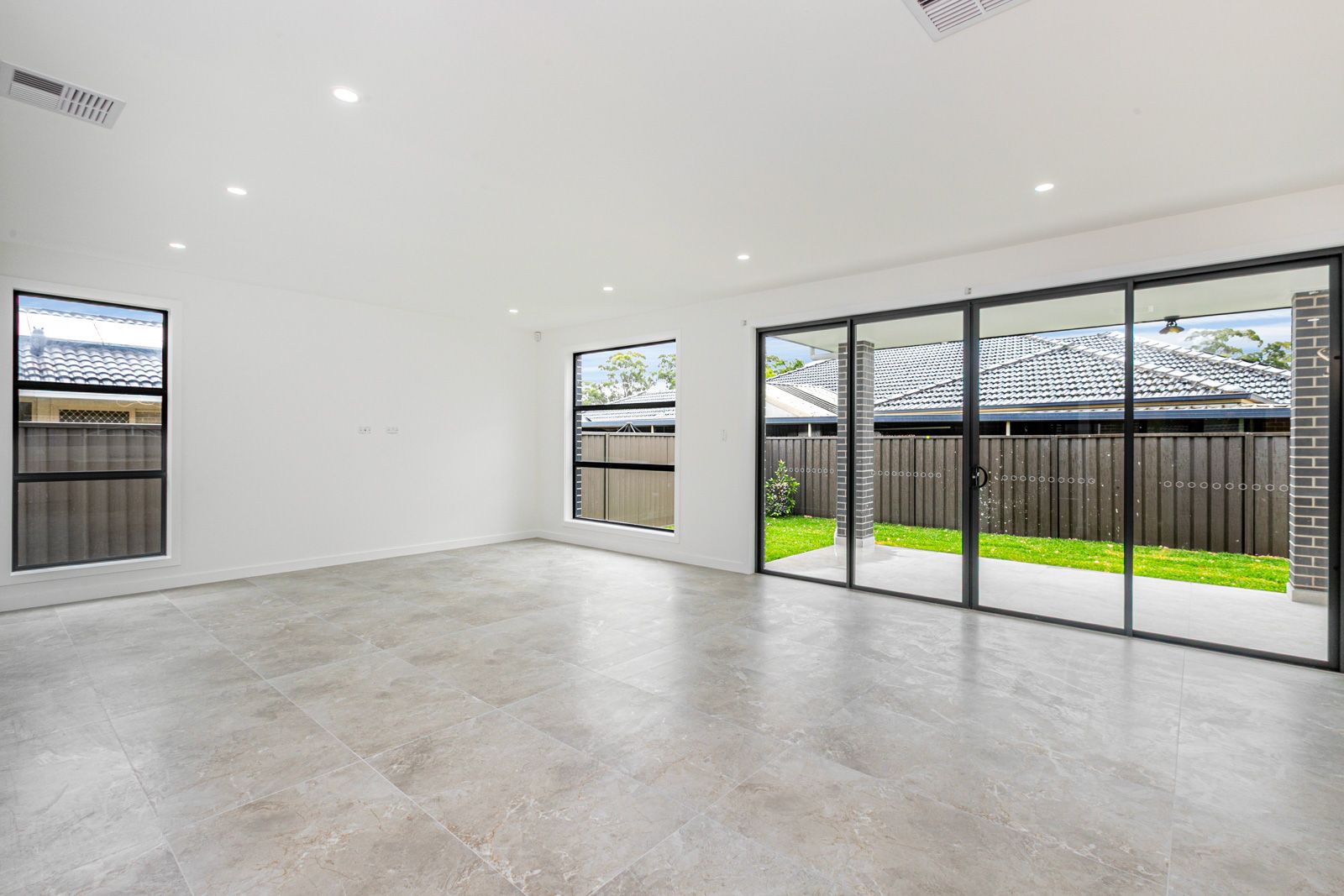 13 Bradman Avenue, St Clair, NSW 2759