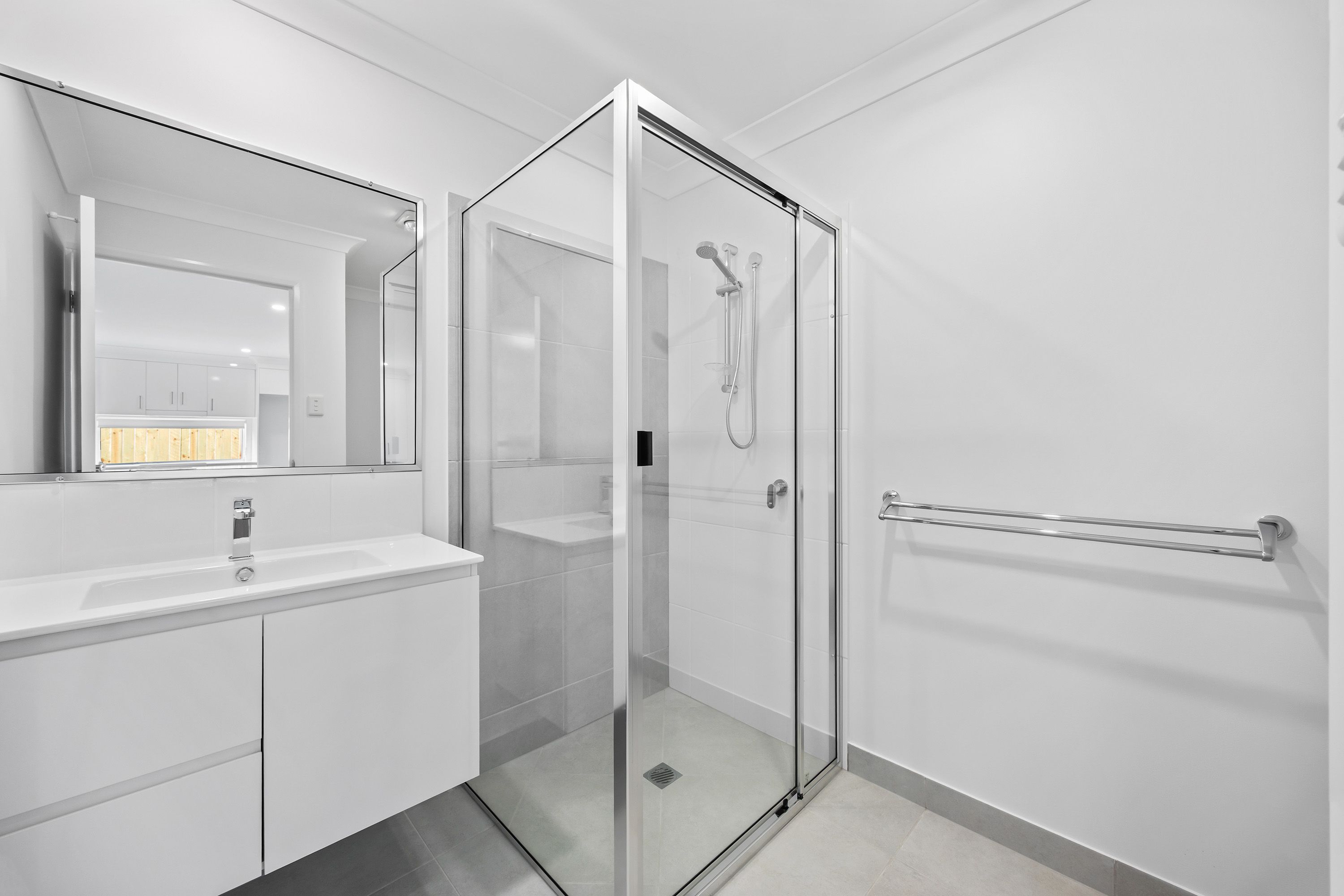 18 Bulimba Street — photo 10 of 12